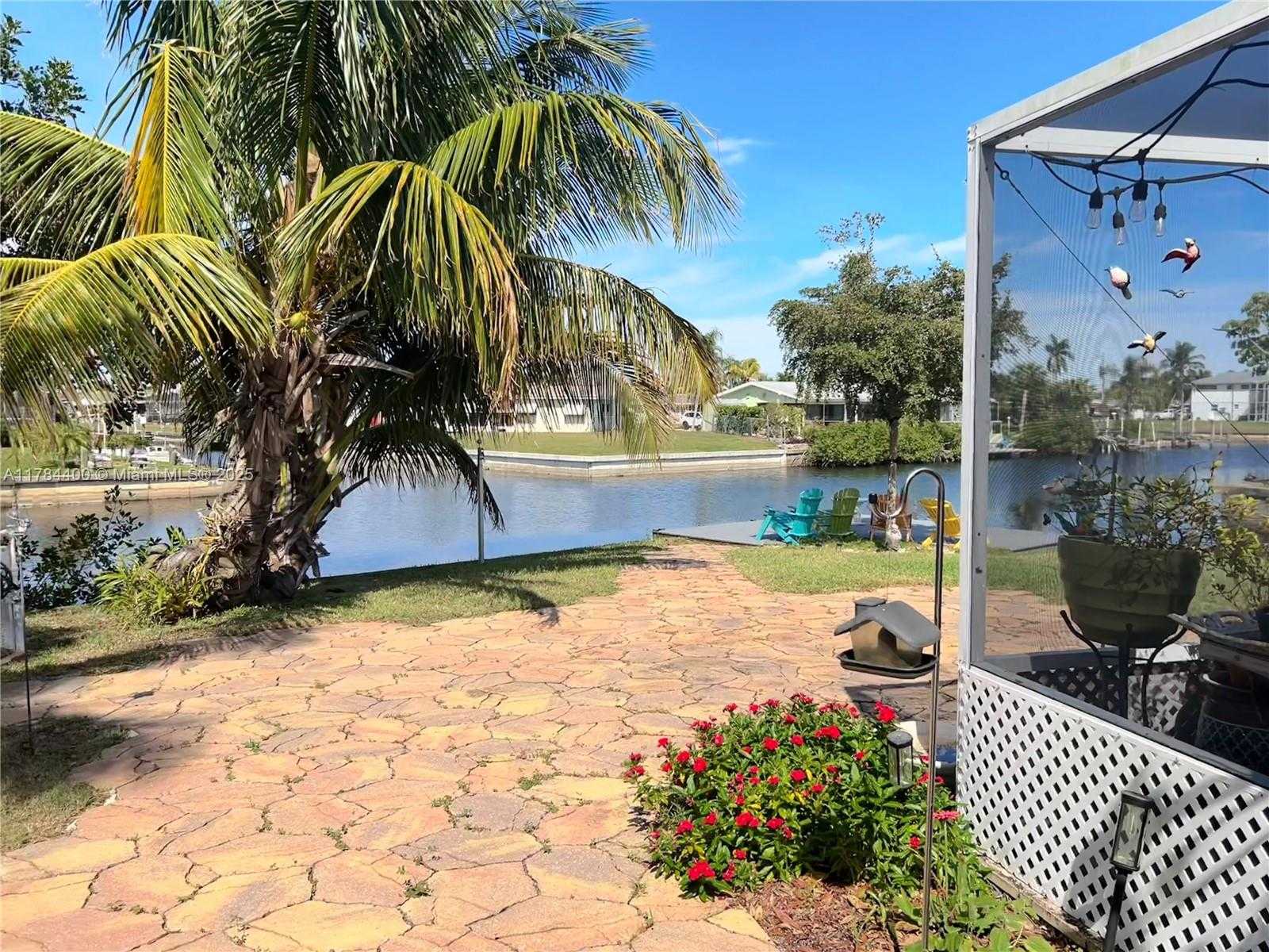 Small Image of 4348 SOUTH ATLANTIC CIR, Fort Myers Number 7