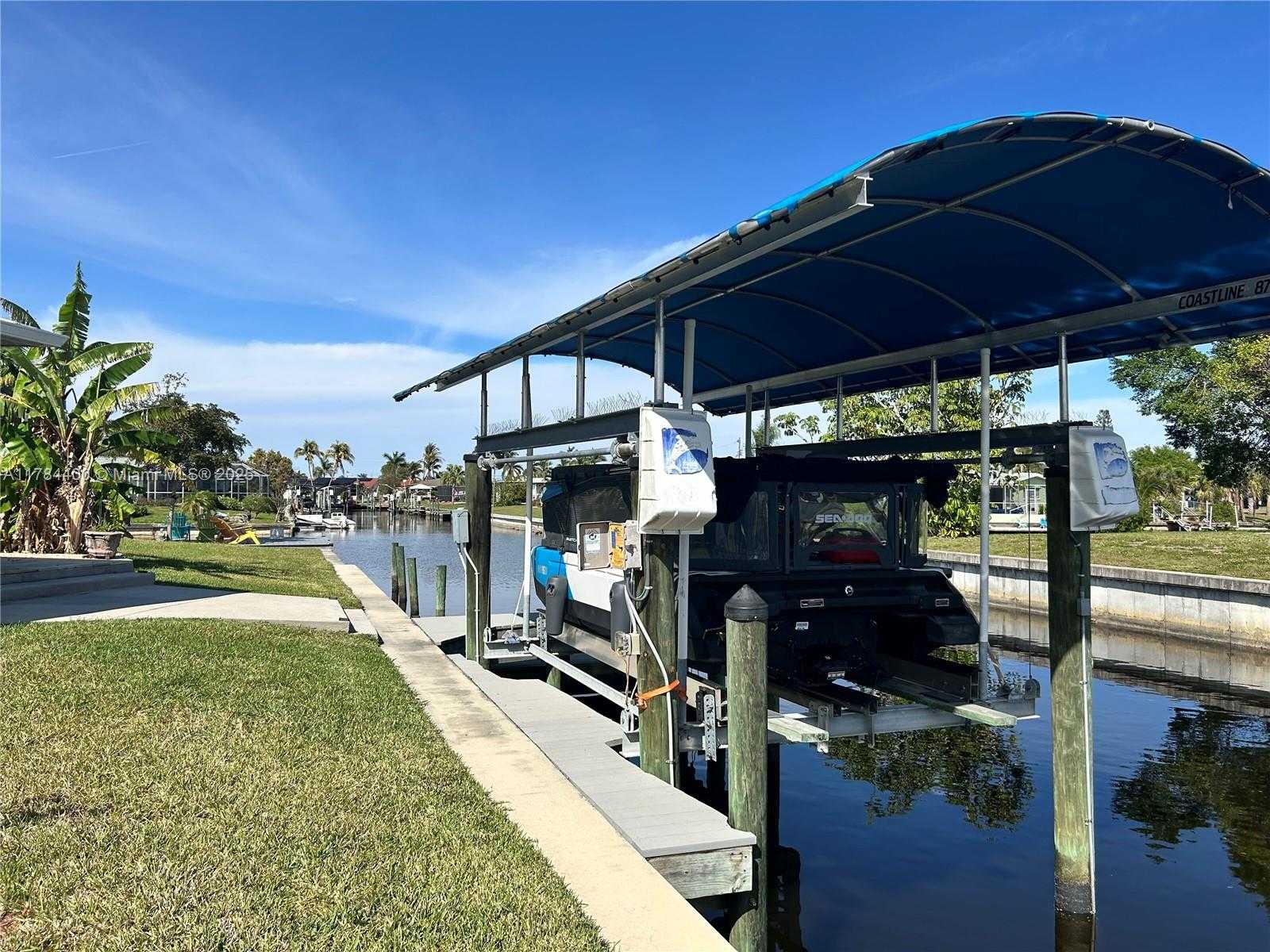 Small Image of 4348 SOUTH ATLANTIC CIR, Fort Myers Number 9