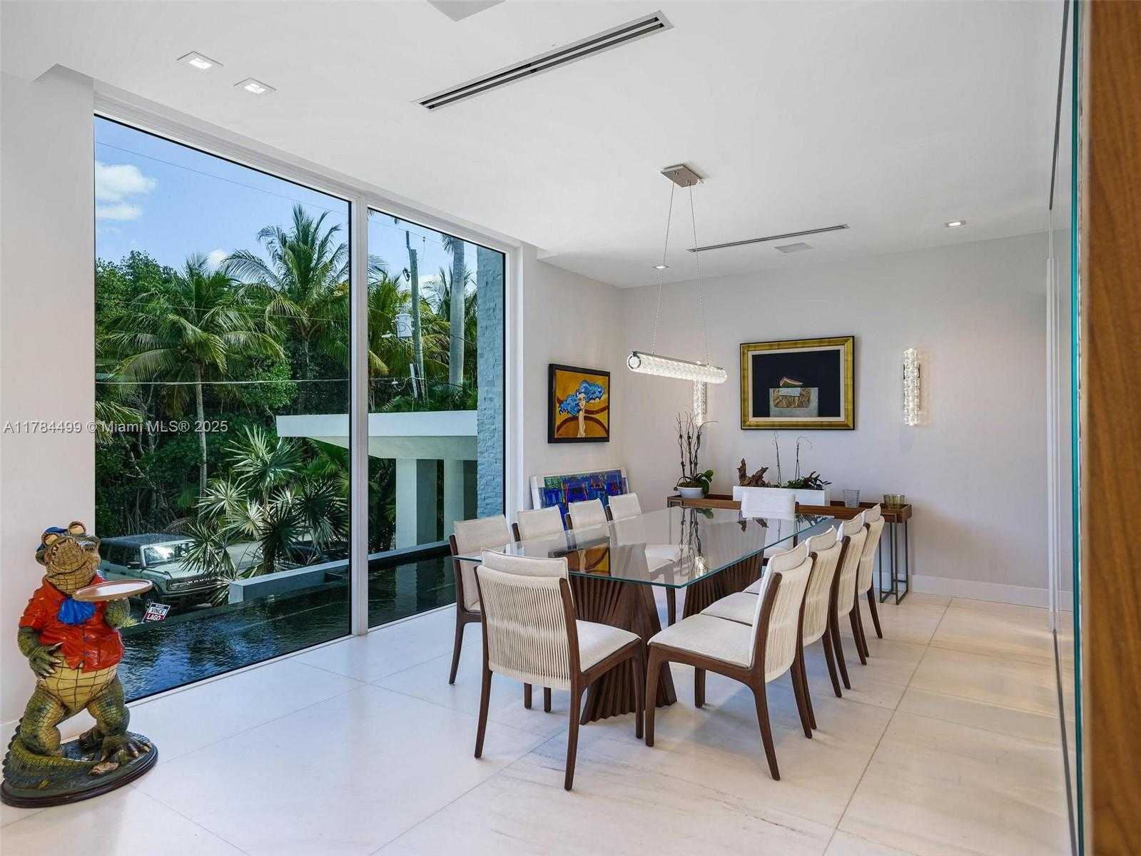 Small Image of 830 LUGO AVE, Coral Gables Number 12