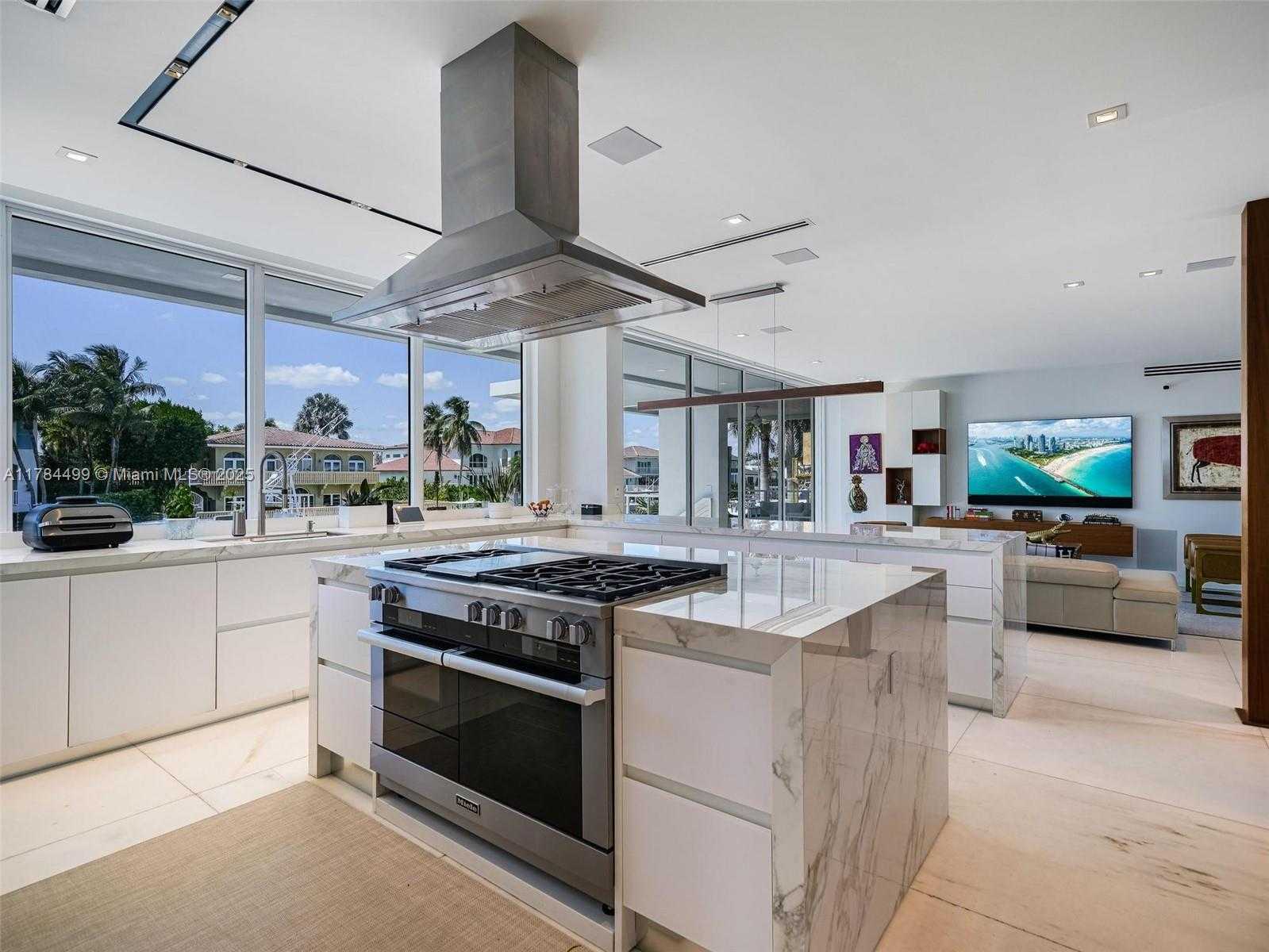 Small Image of 830 LUGO AVE, Coral Gables Number 15