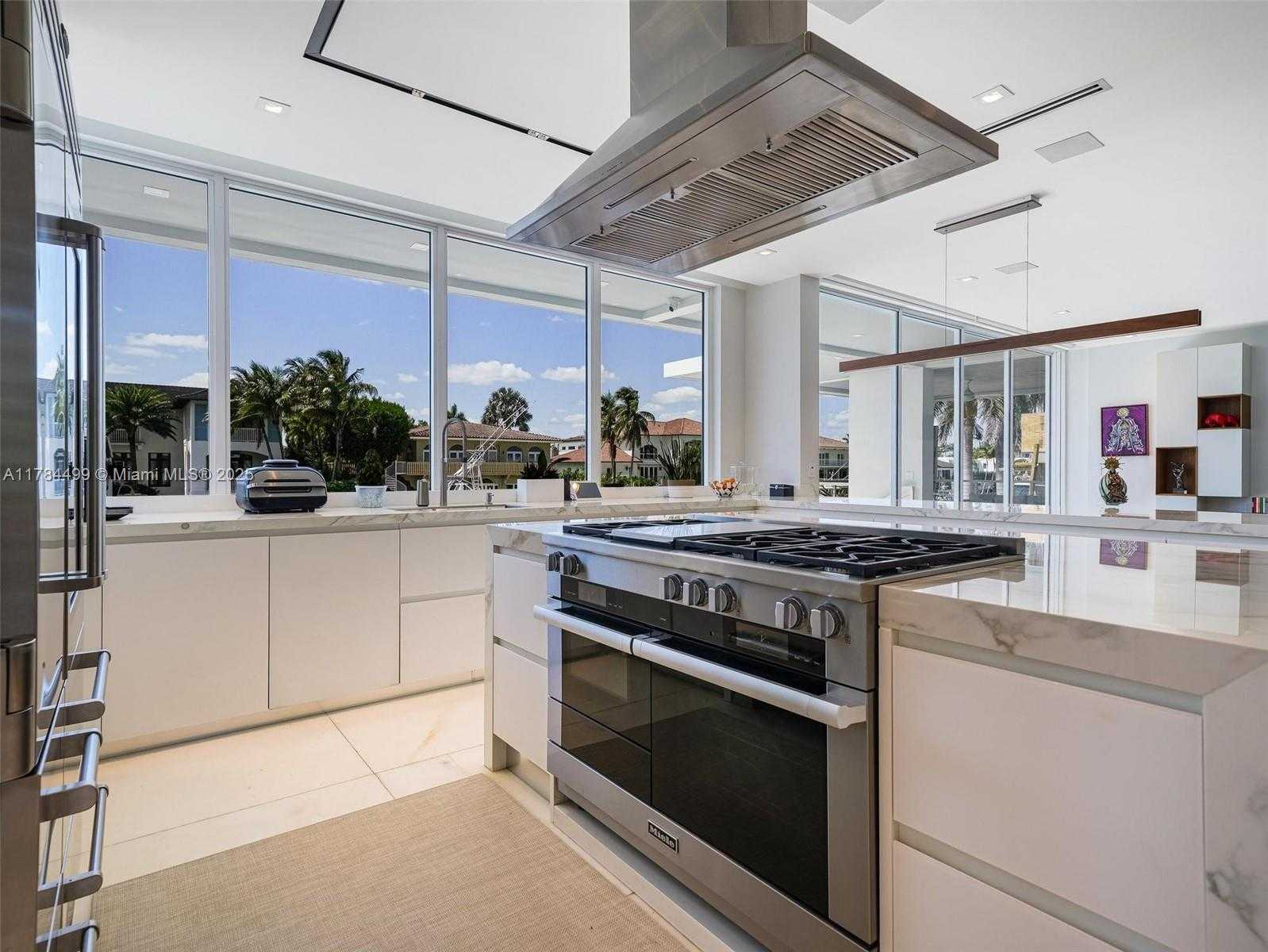 Small Image of 830 LUGO AVE, Coral Gables Number 16