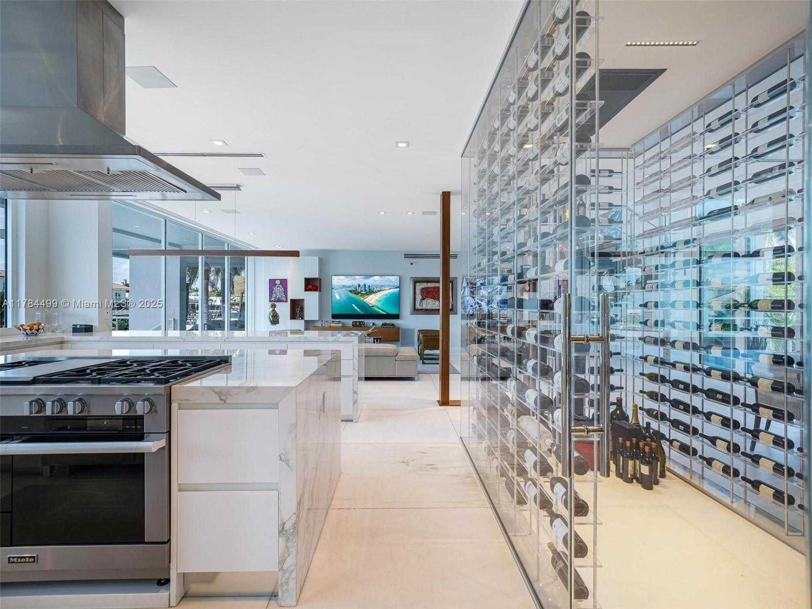 Small Image of 830 LUGO AVE, Coral Gables Number 18