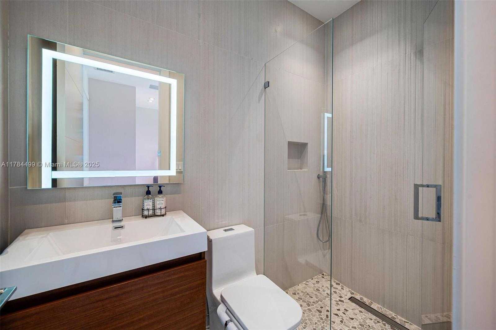 Small Image of 830 LUGO AVE, Coral Gables Number 25