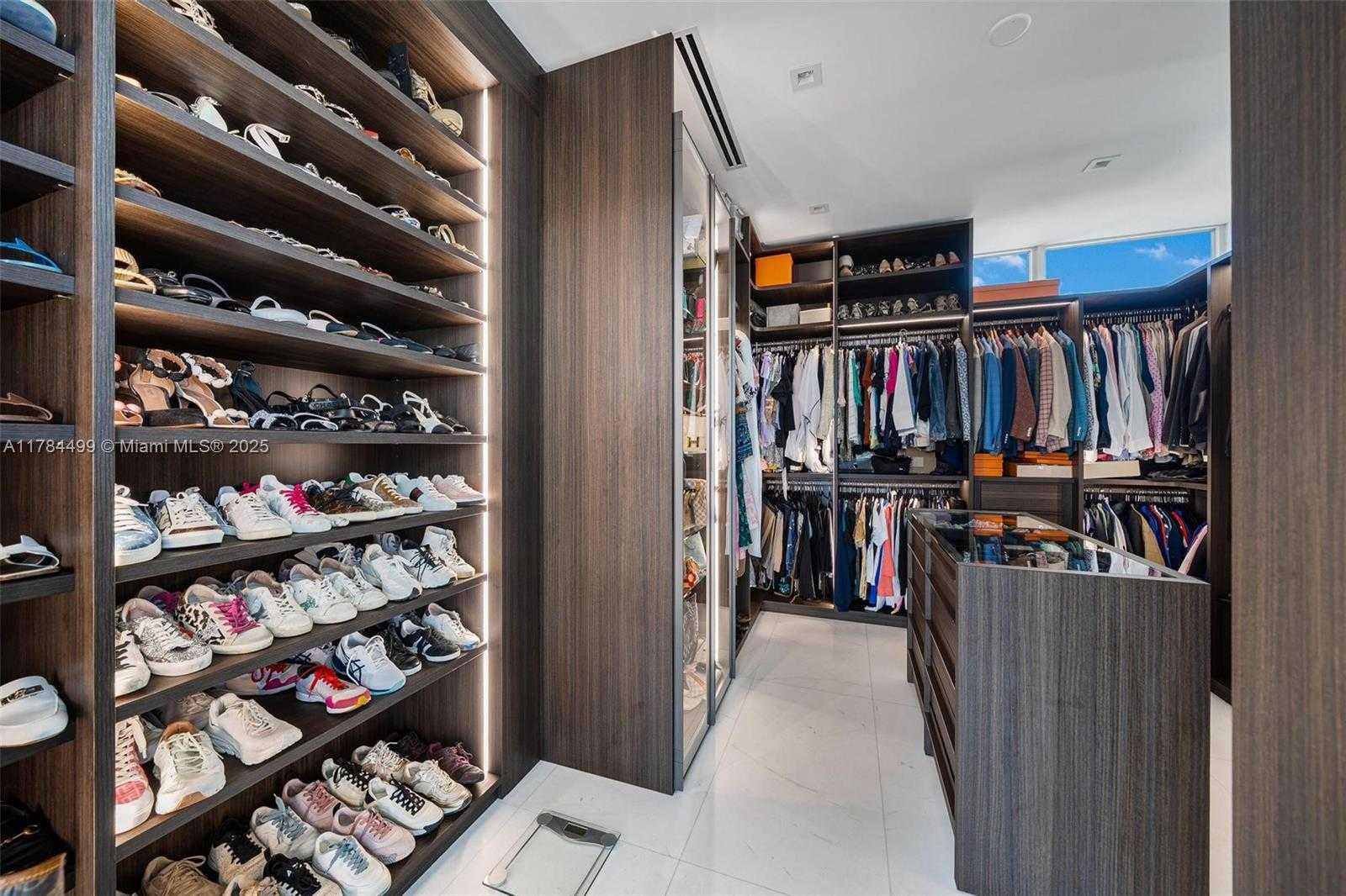 Small Image of 830 LUGO AVE, Coral Gables Number 33