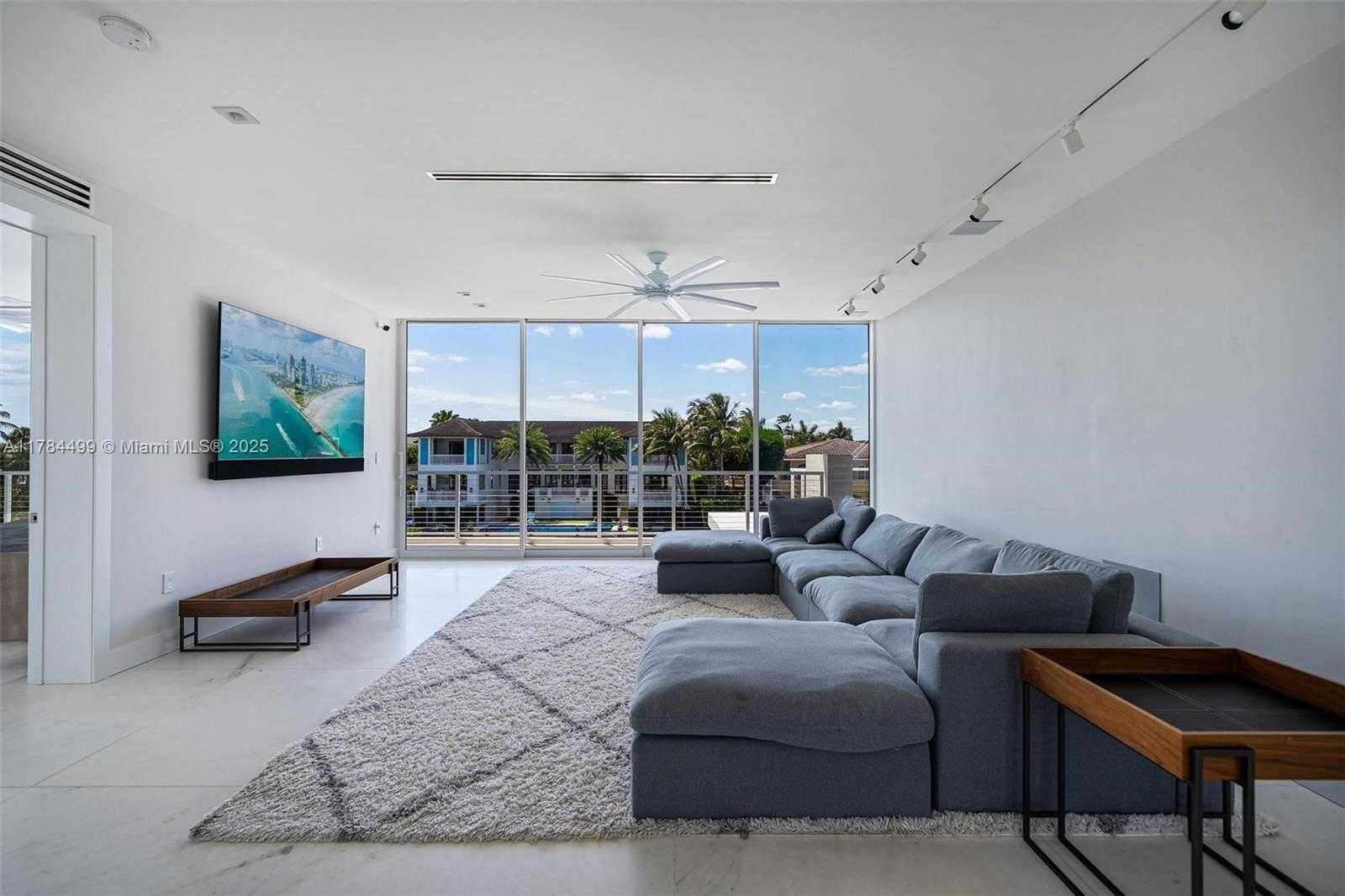 Small Image of 830 LUGO AVE, Coral Gables Number 37