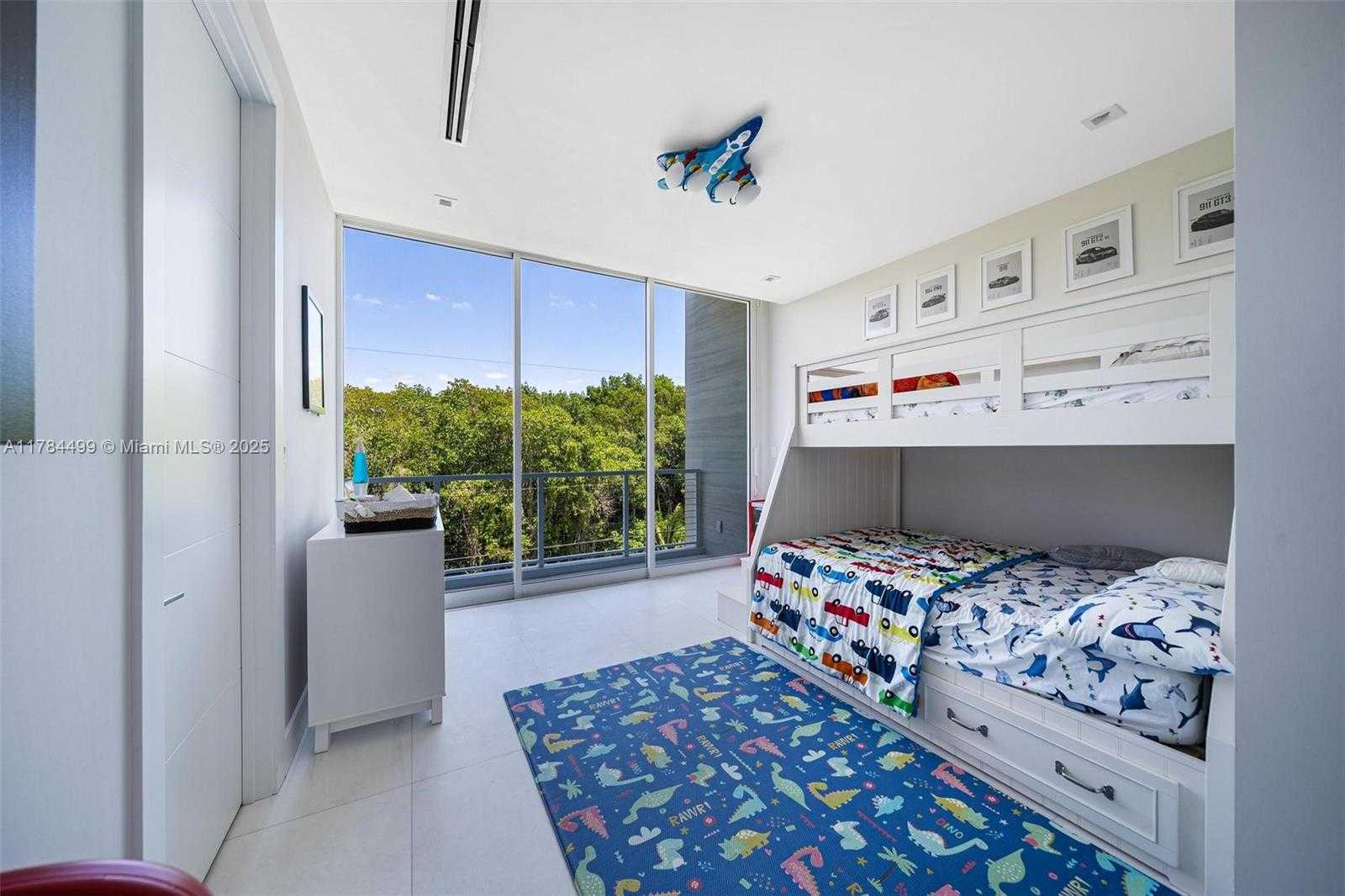 Small Image of 830 LUGO AVE, Coral Gables Number 38
