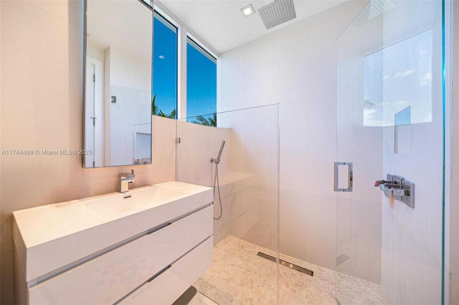 Small Image of 830 LUGO AVE, Coral Gables Number 42