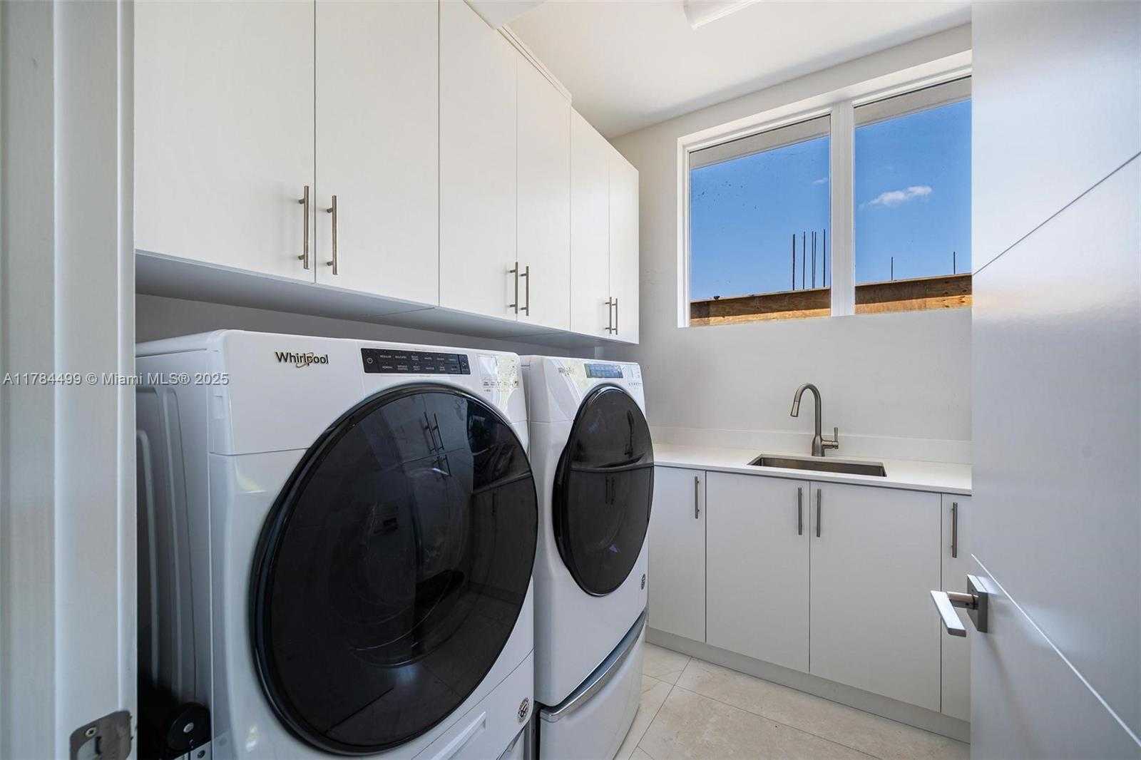 Small Image of 830 LUGO AVE, Coral Gables Number 53