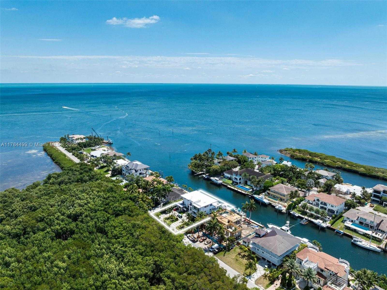 Small Image of 830 LUGO AVE, Coral Gables Number 63