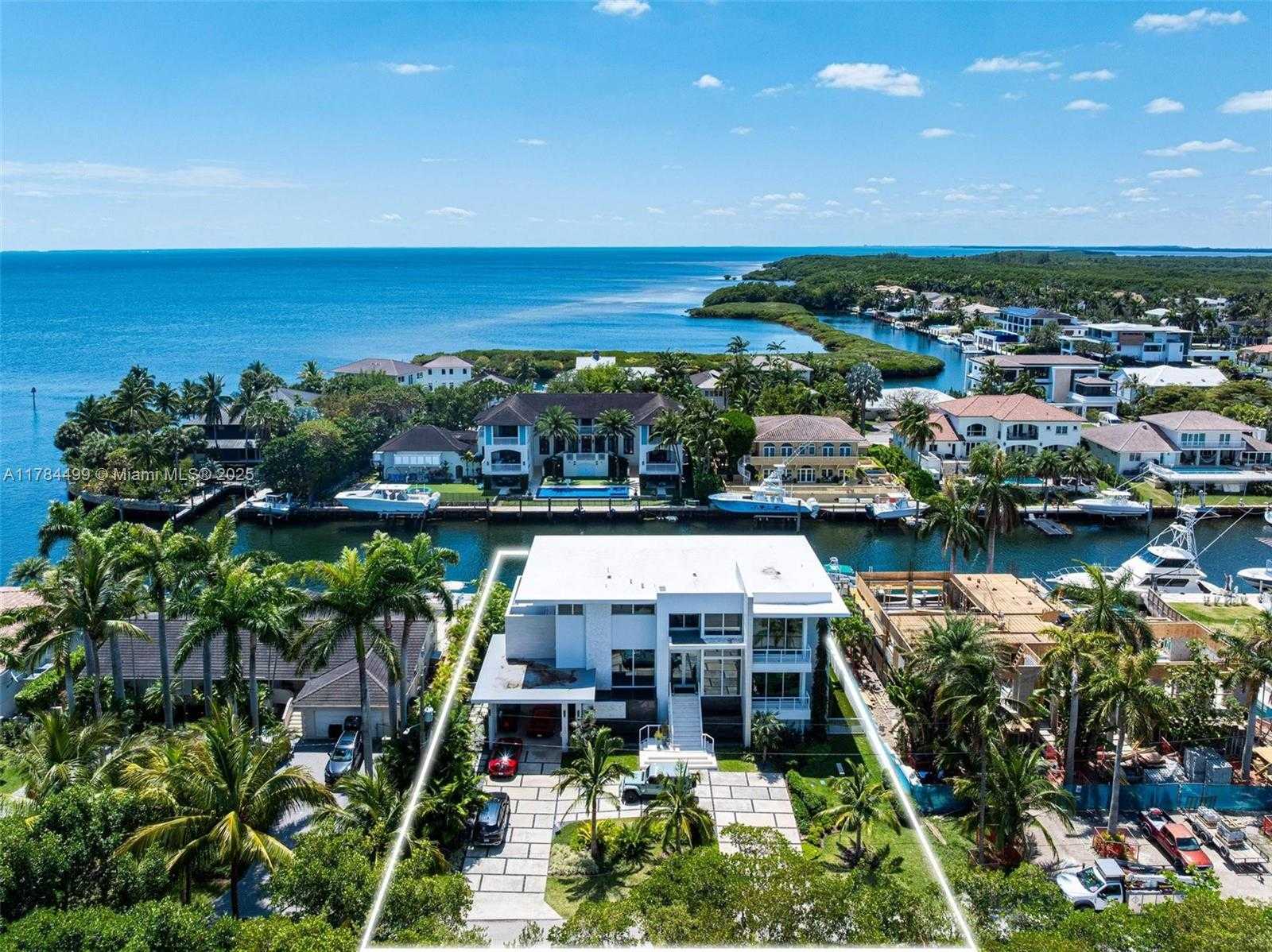 Small Image of 830 LUGO AVE, Coral Gables Number 64