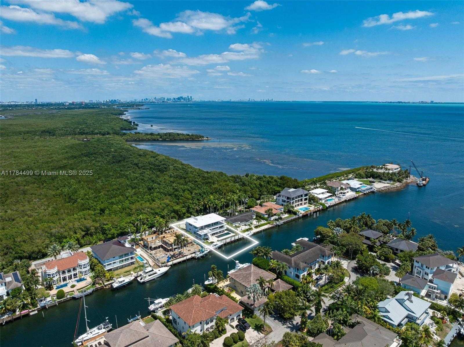 Small Image of 830 LUGO AVE, Coral Gables Number 68