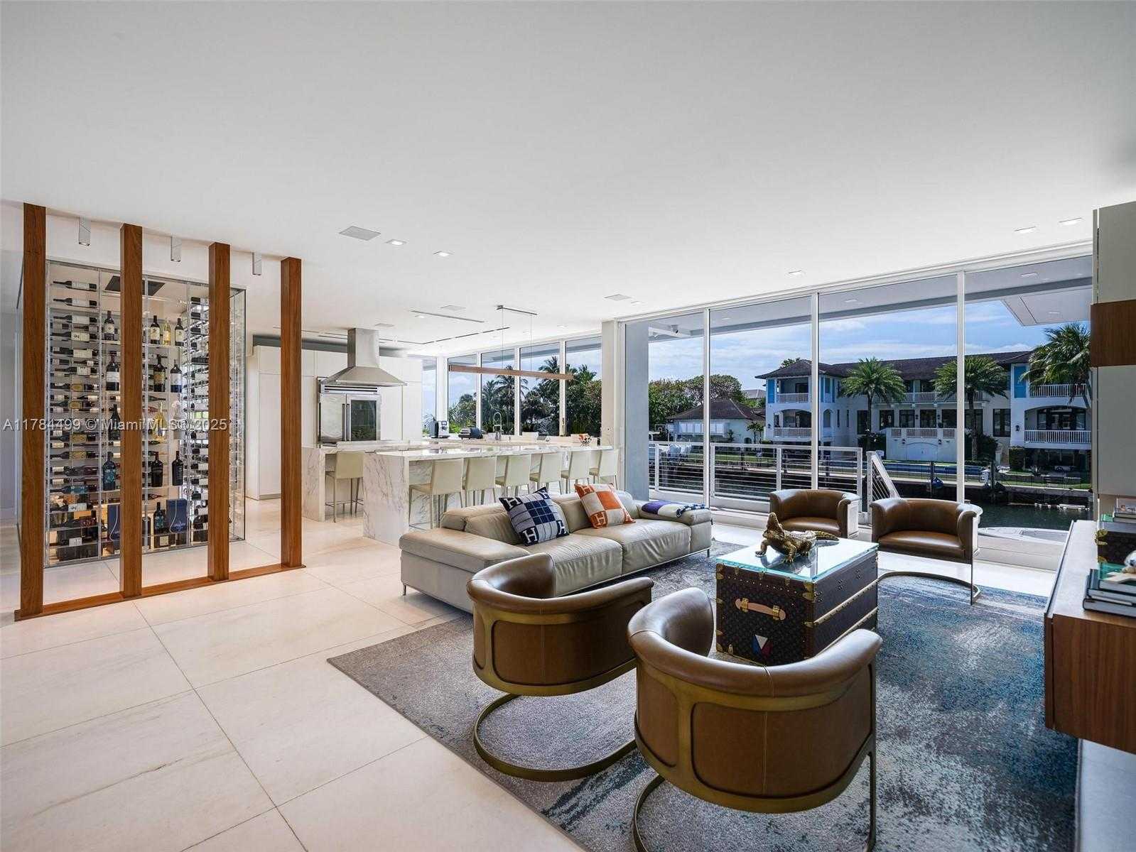Small Image of 830 LUGO AVE, Coral Gables Number 7