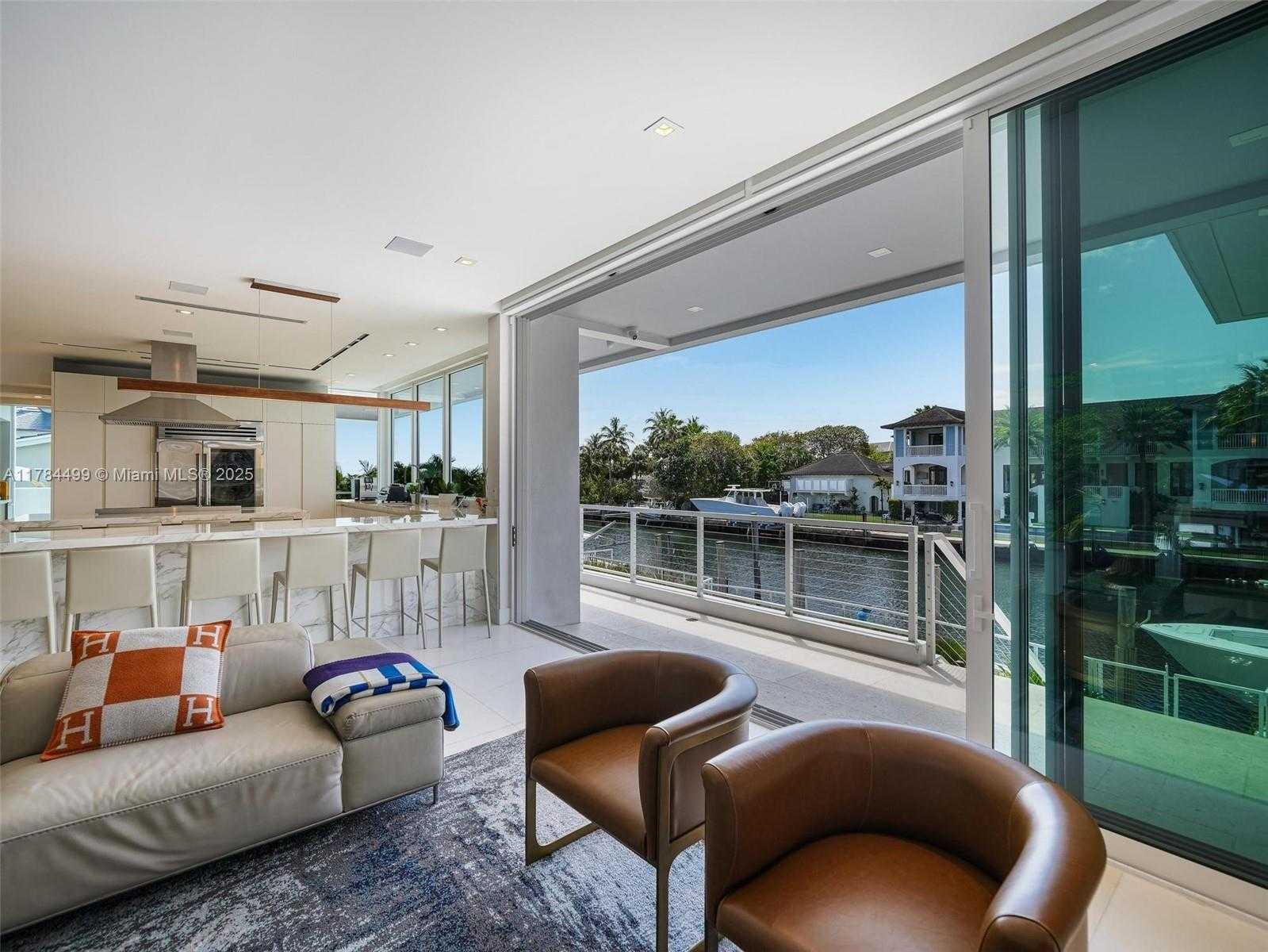 Small Image of 830 LUGO AVE, Coral Gables Number 9