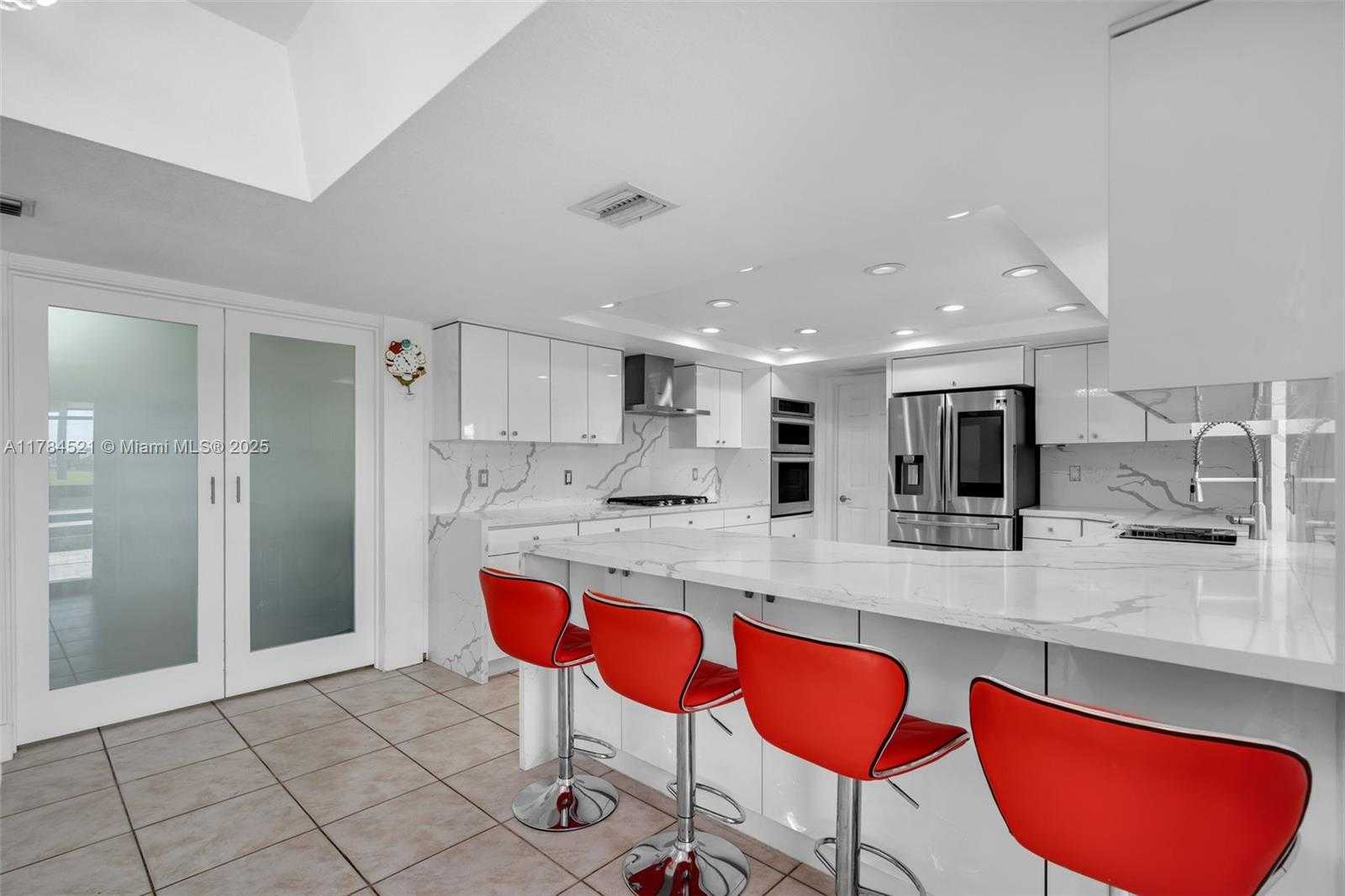 Small Image of 19640 WEST SAINT ANDREWS DR, Hialeah Number 18