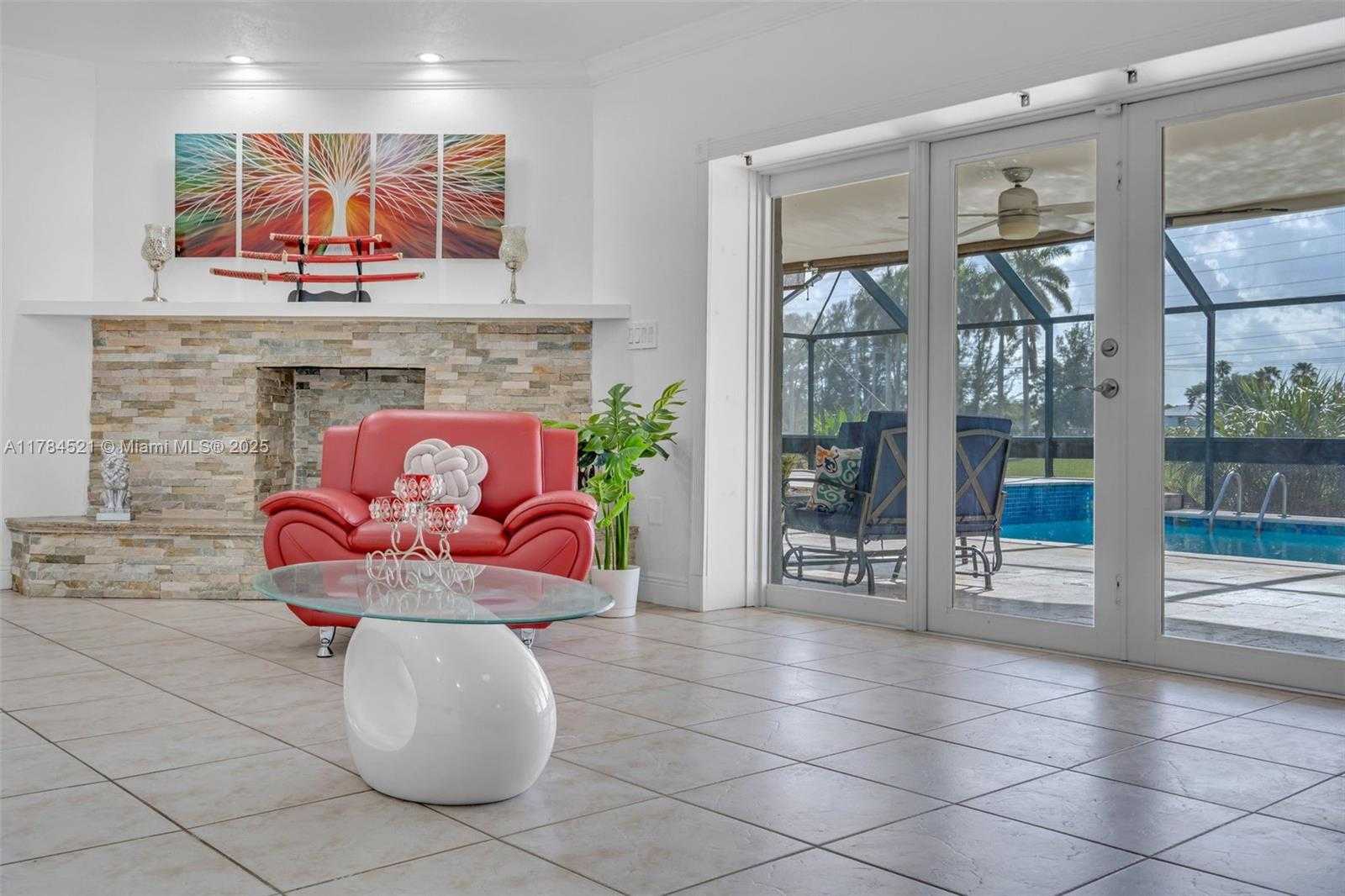 Small Image of 19640 WEST SAINT ANDREWS DR, Hialeah Number 19