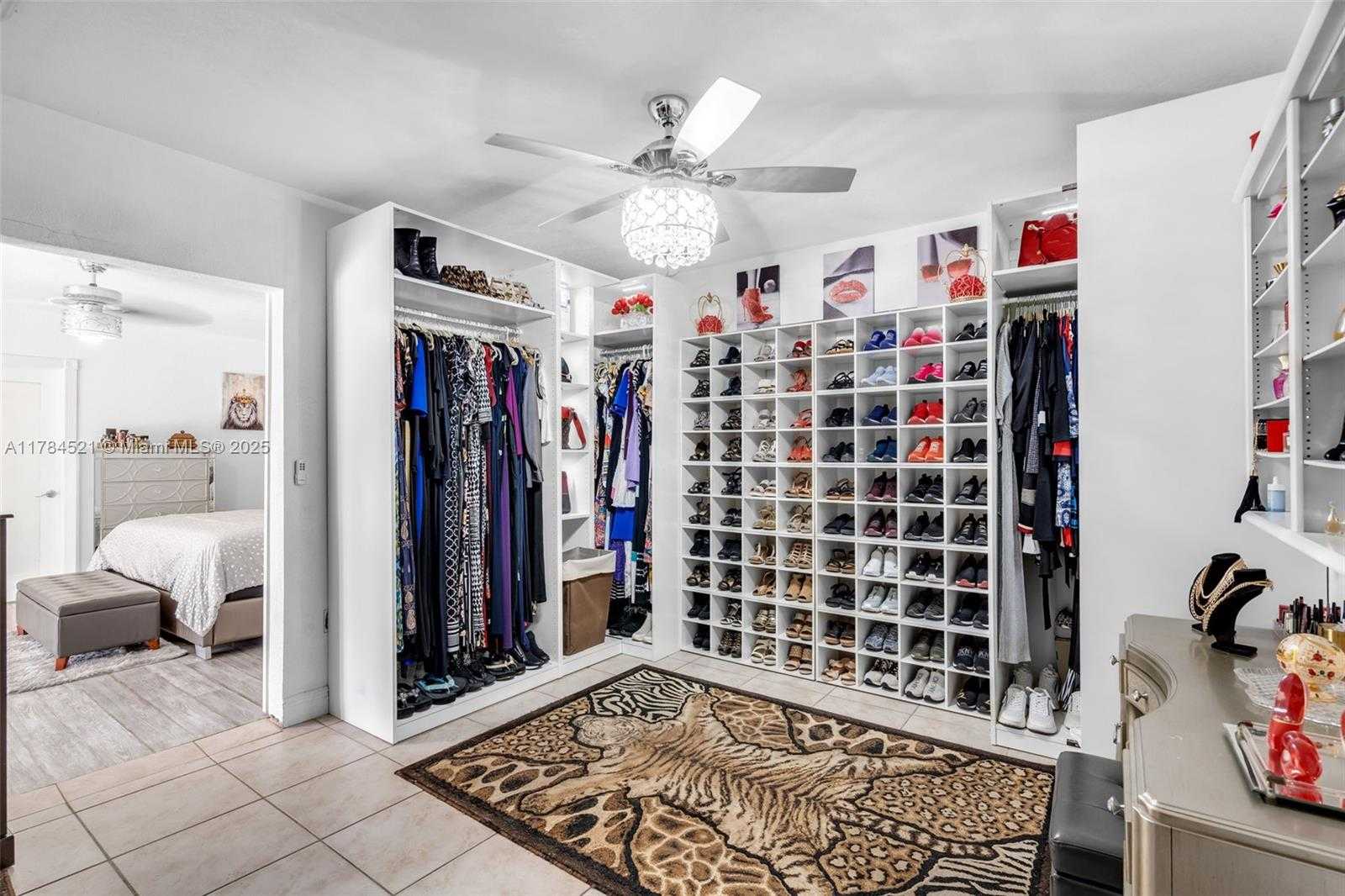 Small Image of 19640 WEST SAINT ANDREWS DR, Hialeah Number 25