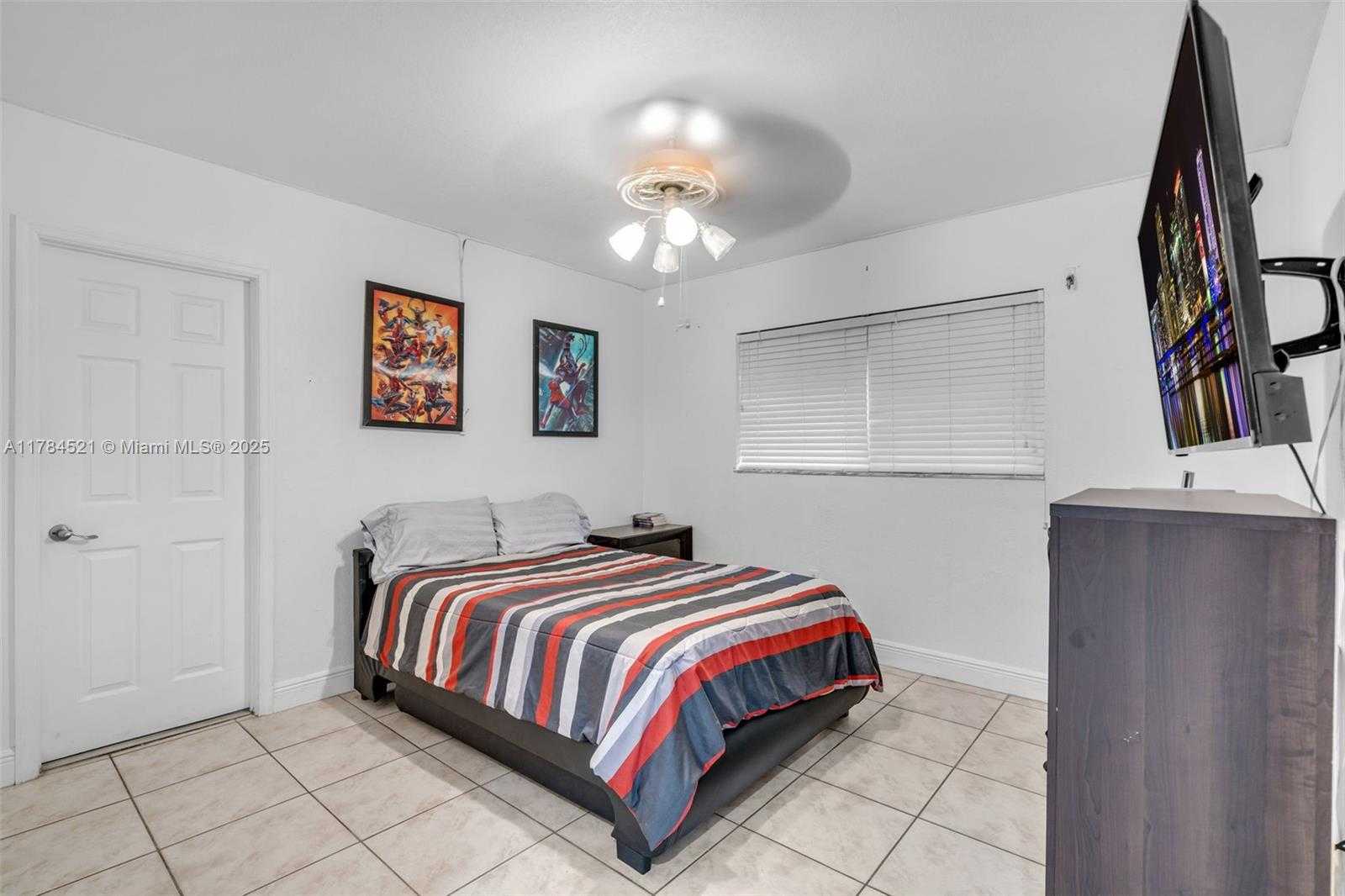 Small Image of 19640 WEST SAINT ANDREWS DR, Hialeah Number 29