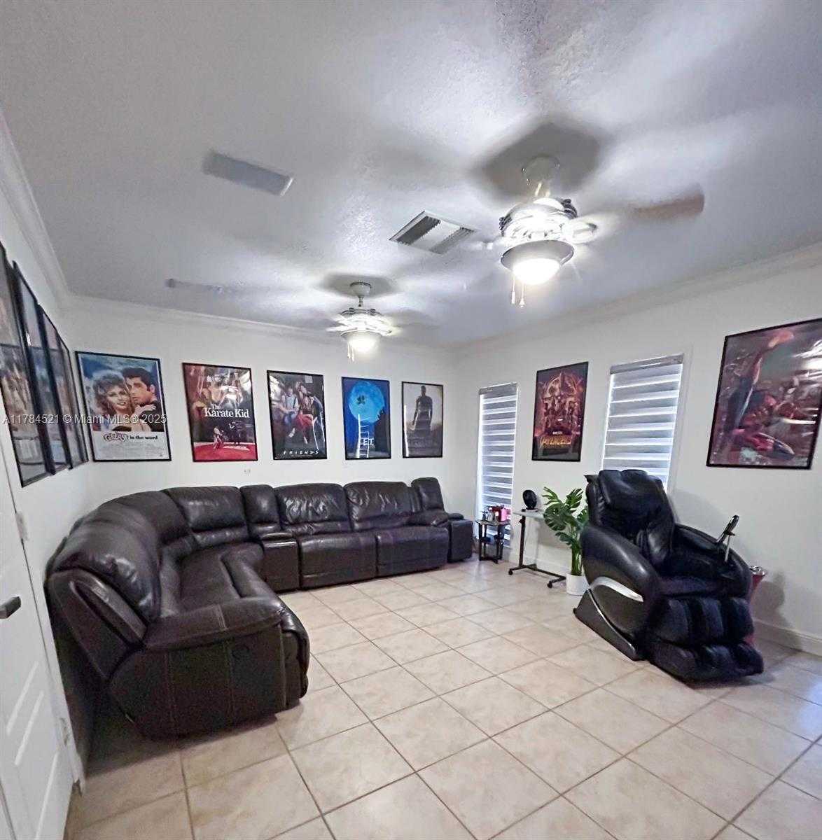 Small Image of 19640 WEST SAINT ANDREWS DR, Hialeah Number 37