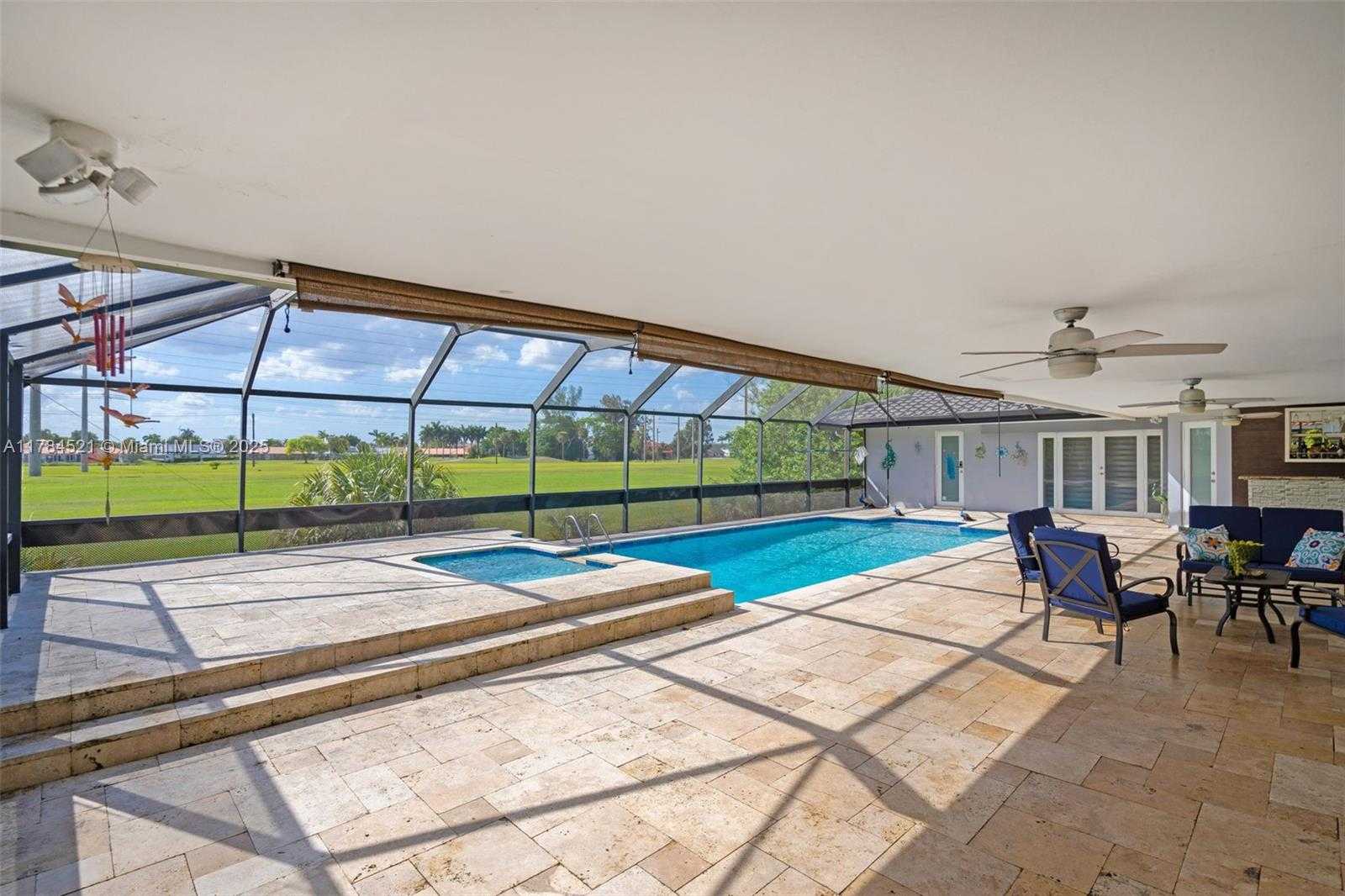 Small Image of 19640 WEST SAINT ANDREWS DR, Hialeah Number 38