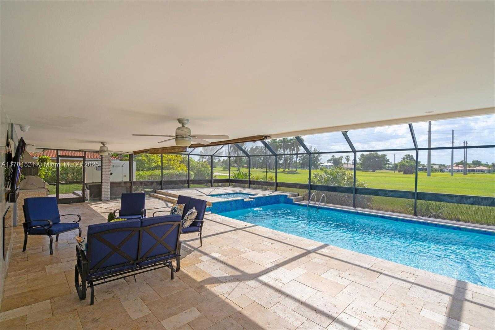 Small Image of 19640 WEST SAINT ANDREWS DR, Hialeah Number 40
