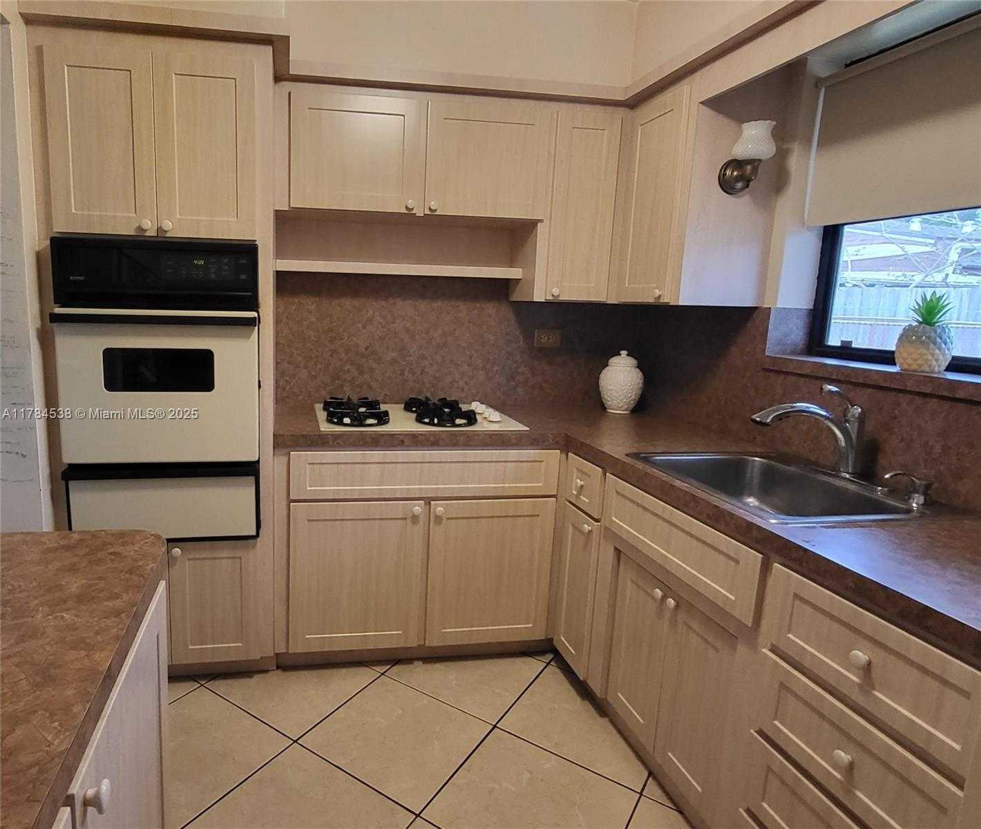 Small Image of 521 NORTH 70TH WAY, Hollywood Number 11