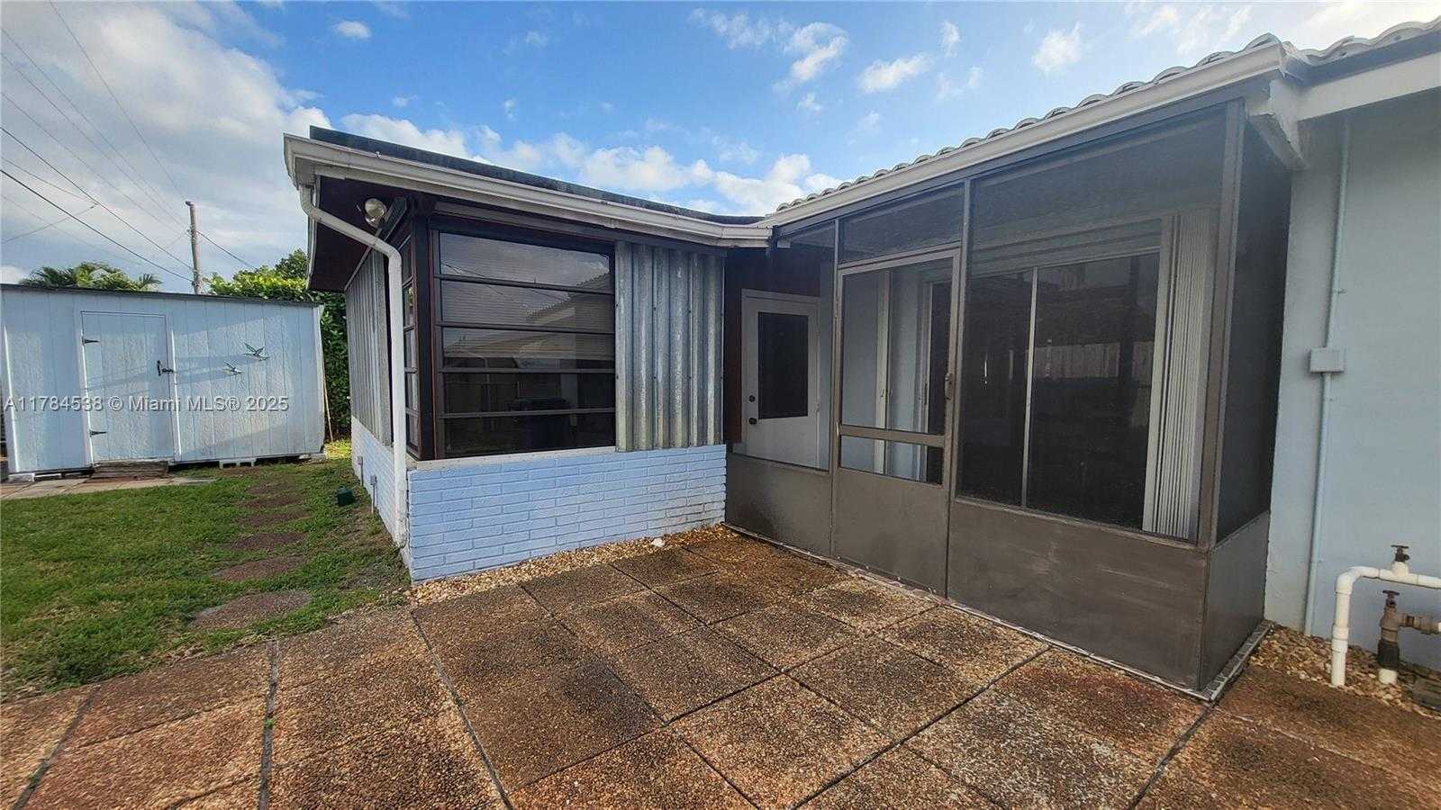 Small Image of 521 NORTH 70TH WAY, Hollywood Number 24