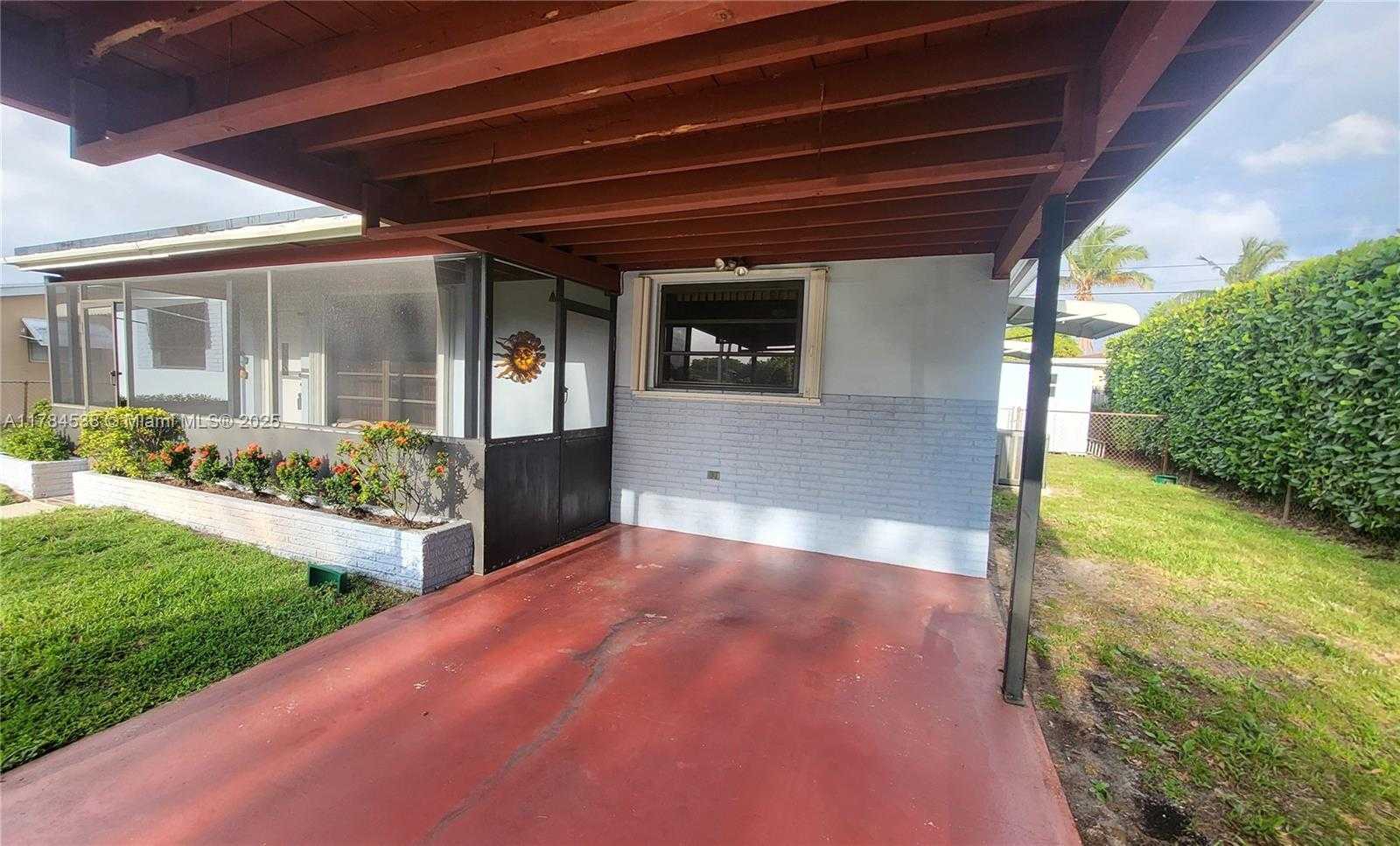 Small Image of 521 NORTH 70TH WAY, Hollywood Number 3