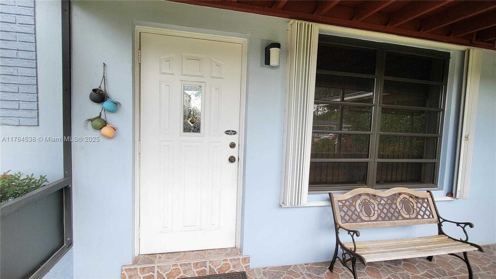 Small Image of 521 NORTH 70TH WAY, Hollywood Number 5