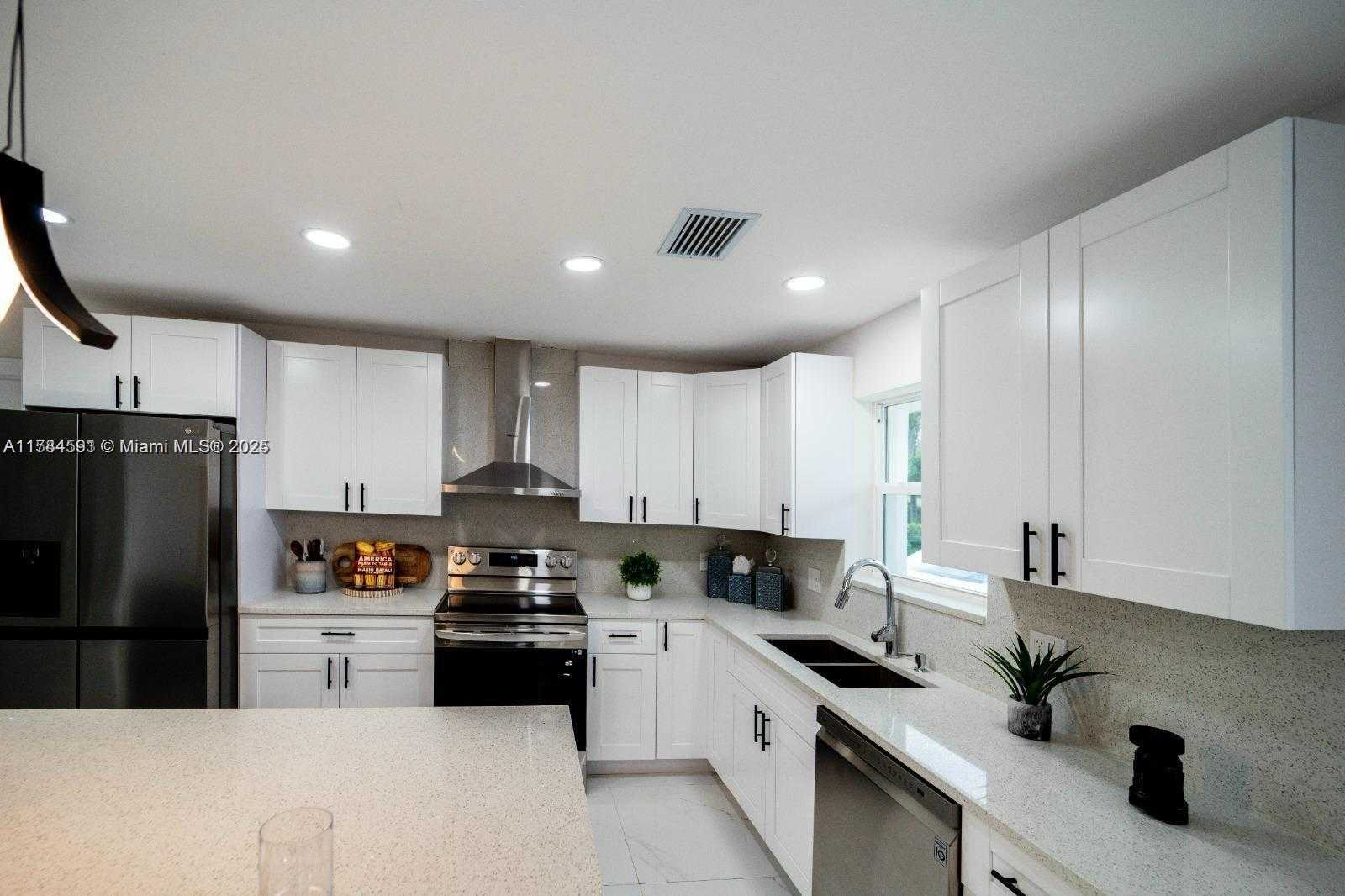 Small Image of 5820 SOUTH WEST 17TH ST, Plantation Number 7
