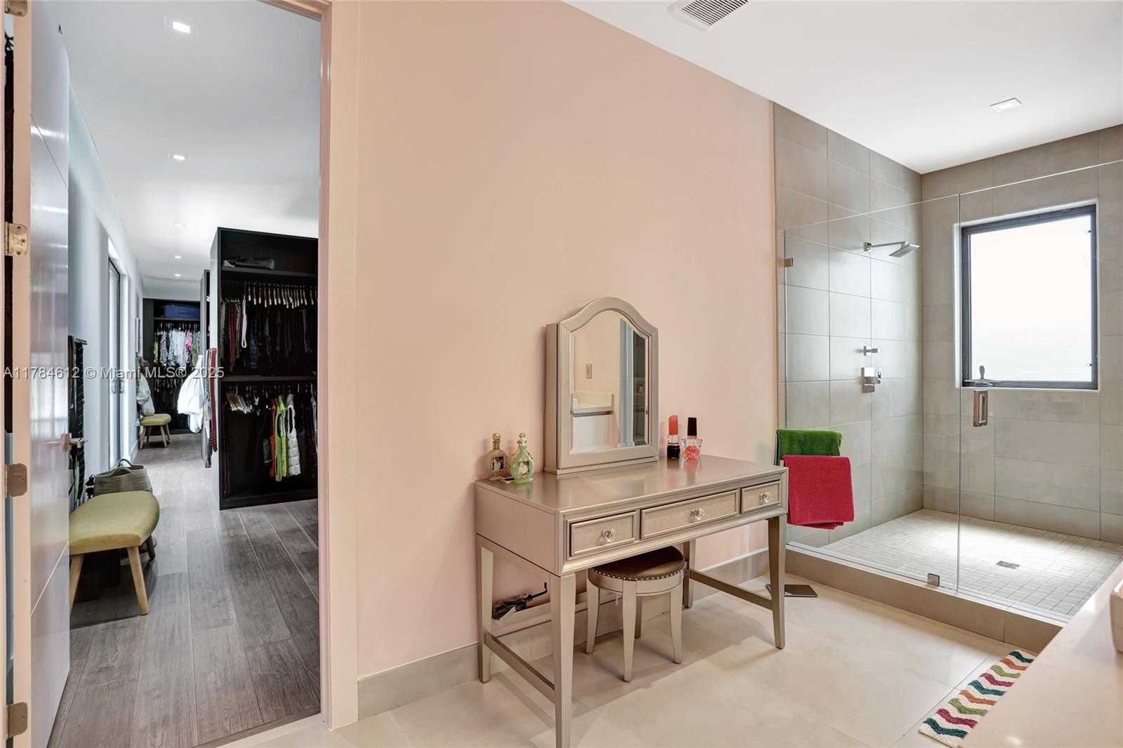 Small Image of 16709 NORTH BOTANIKO DR, Weston Number 44