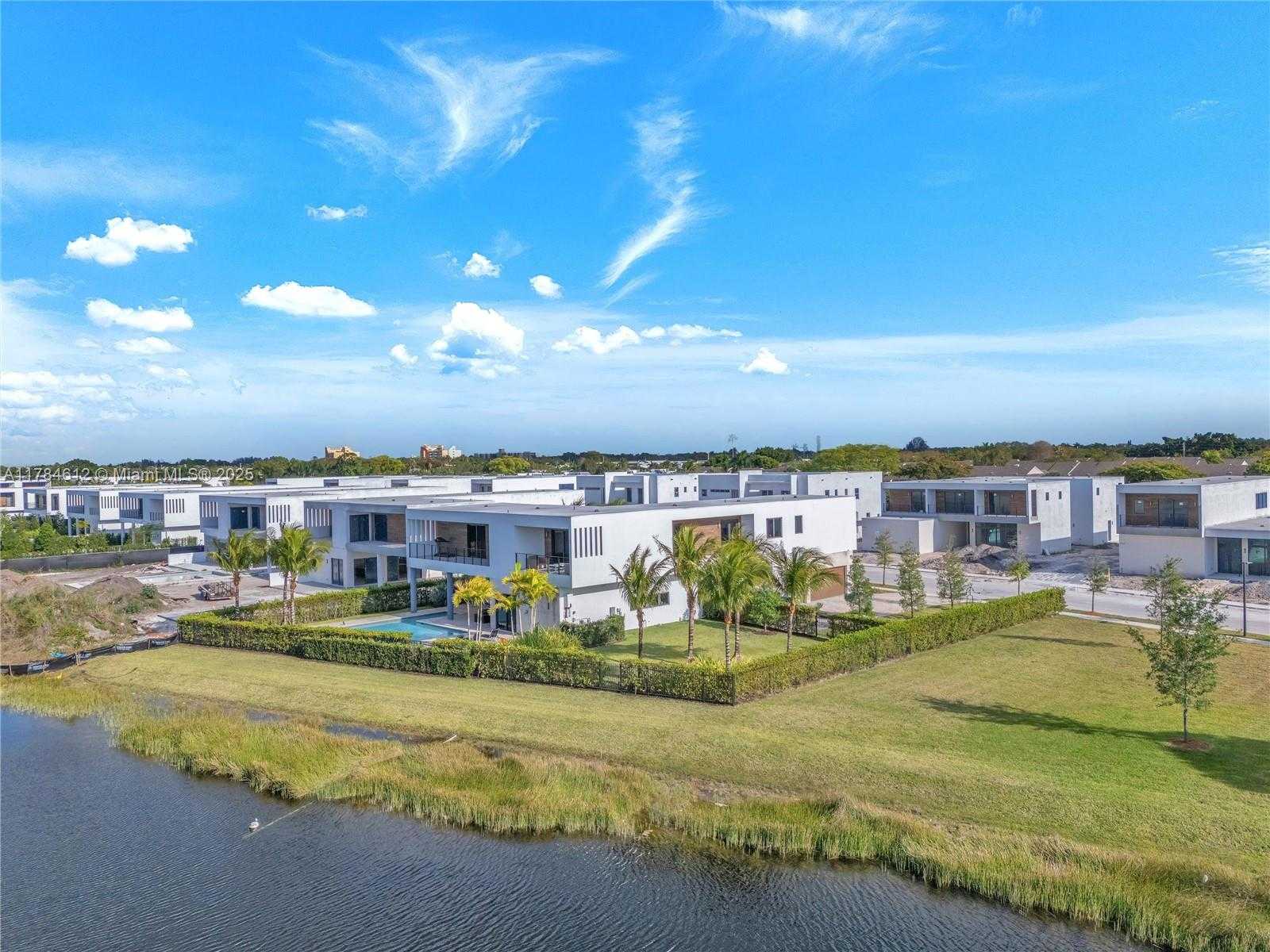 Small Image of 16709 NORTH BOTANIKO DR, Weston Number 74