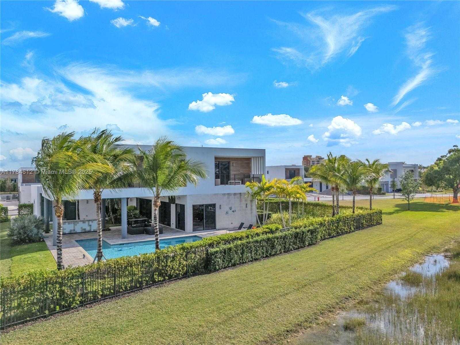 Small Image of 16709 NORTH BOTANIKO DR, Weston Number 76