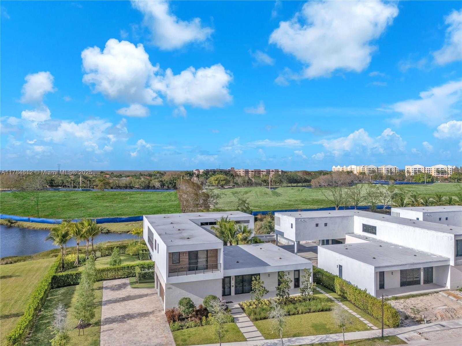 Small Image of 16709 NORTH BOTANIKO DR, Weston Number 79