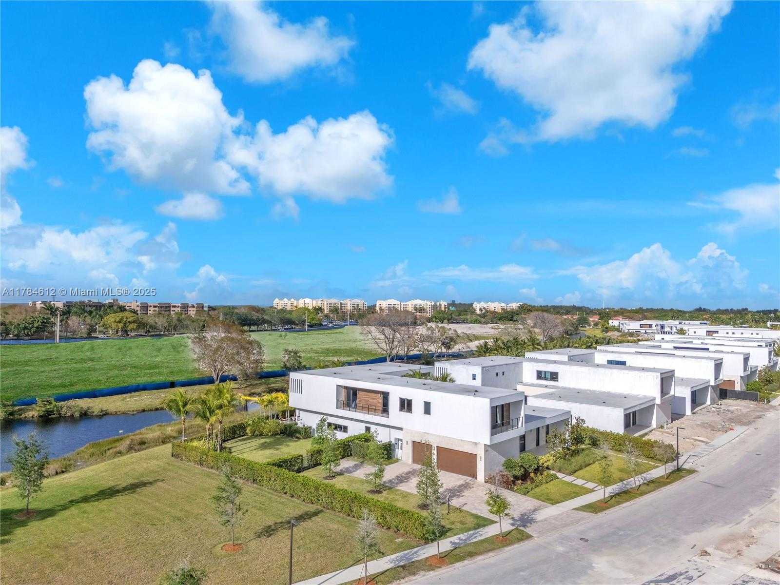 Small Image of 16709 NORTH BOTANIKO DR, Weston Number 80