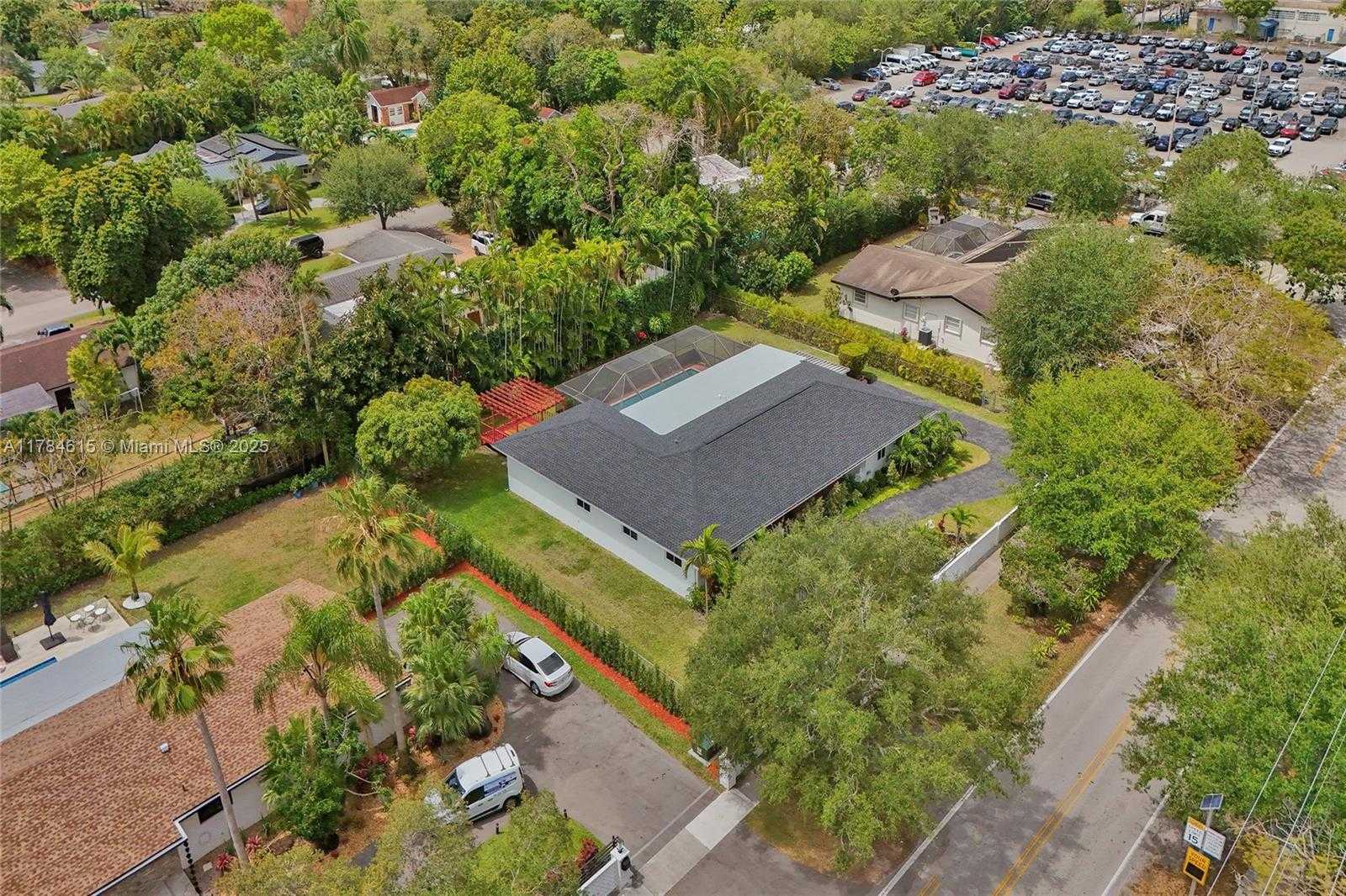 Small Image of 7360 SOUTH WEST 120TH ST, Pinecrest Number 53