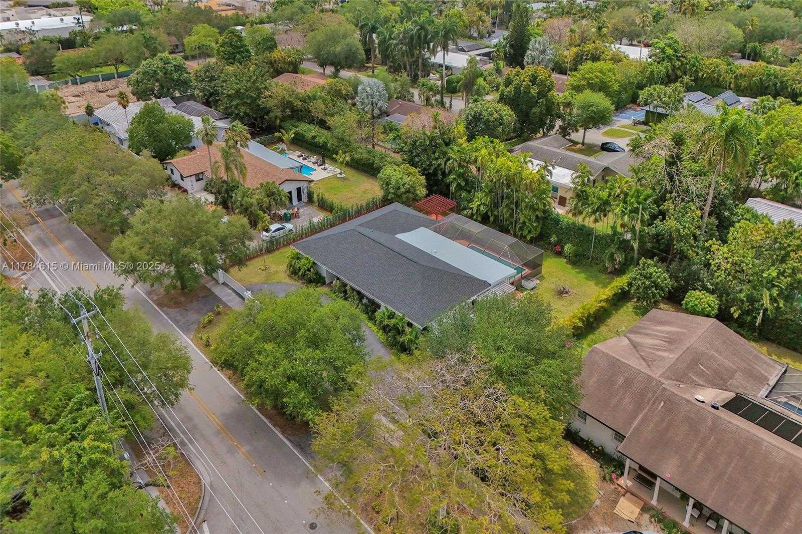 Small Image of 7360 SOUTH WEST 120TH ST, Pinecrest Number 63