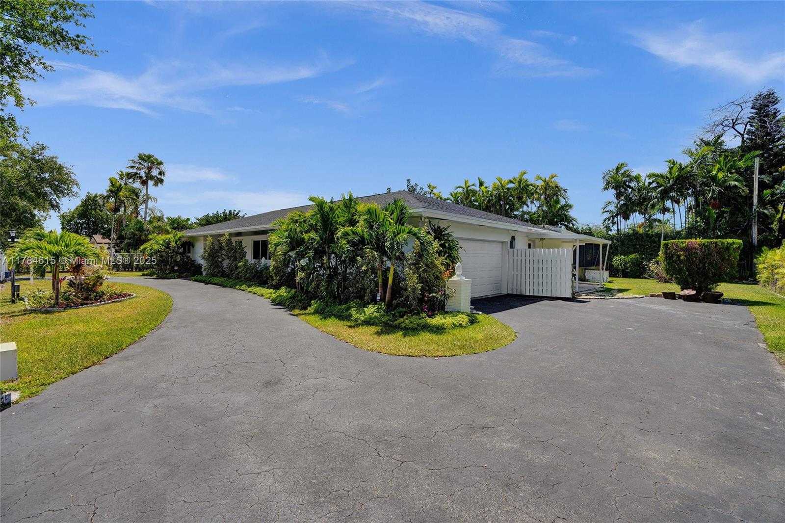 Small Image of 7360 SOUTH WEST 120TH ST, Pinecrest Number 67