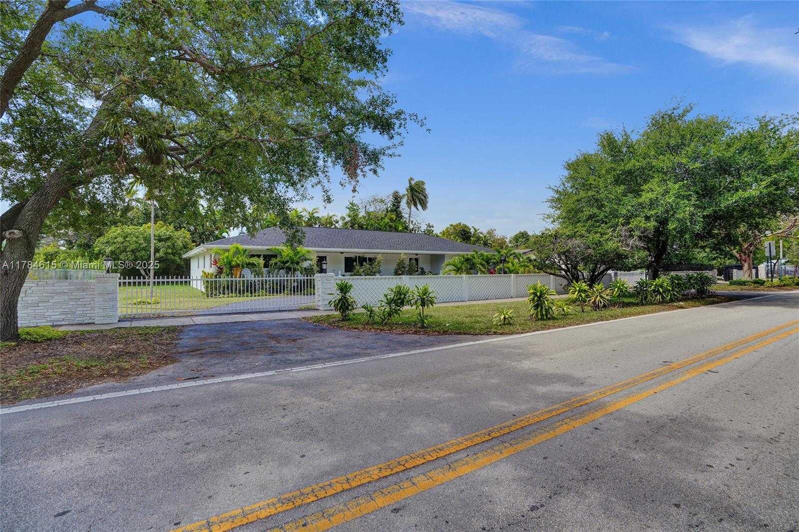 Small Image of 7360 SOUTH WEST 120TH ST, Pinecrest Number 68