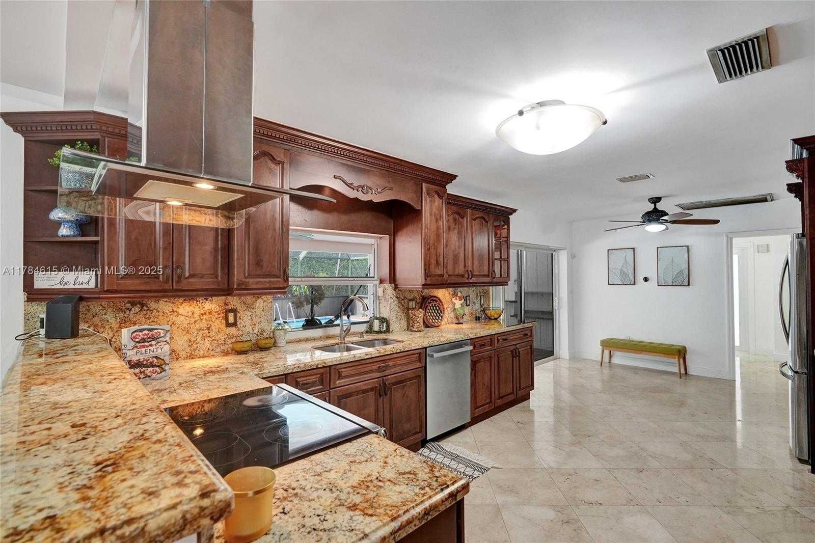 Small Image of 7360 SOUTH WEST 120TH ST, Pinecrest Number 9