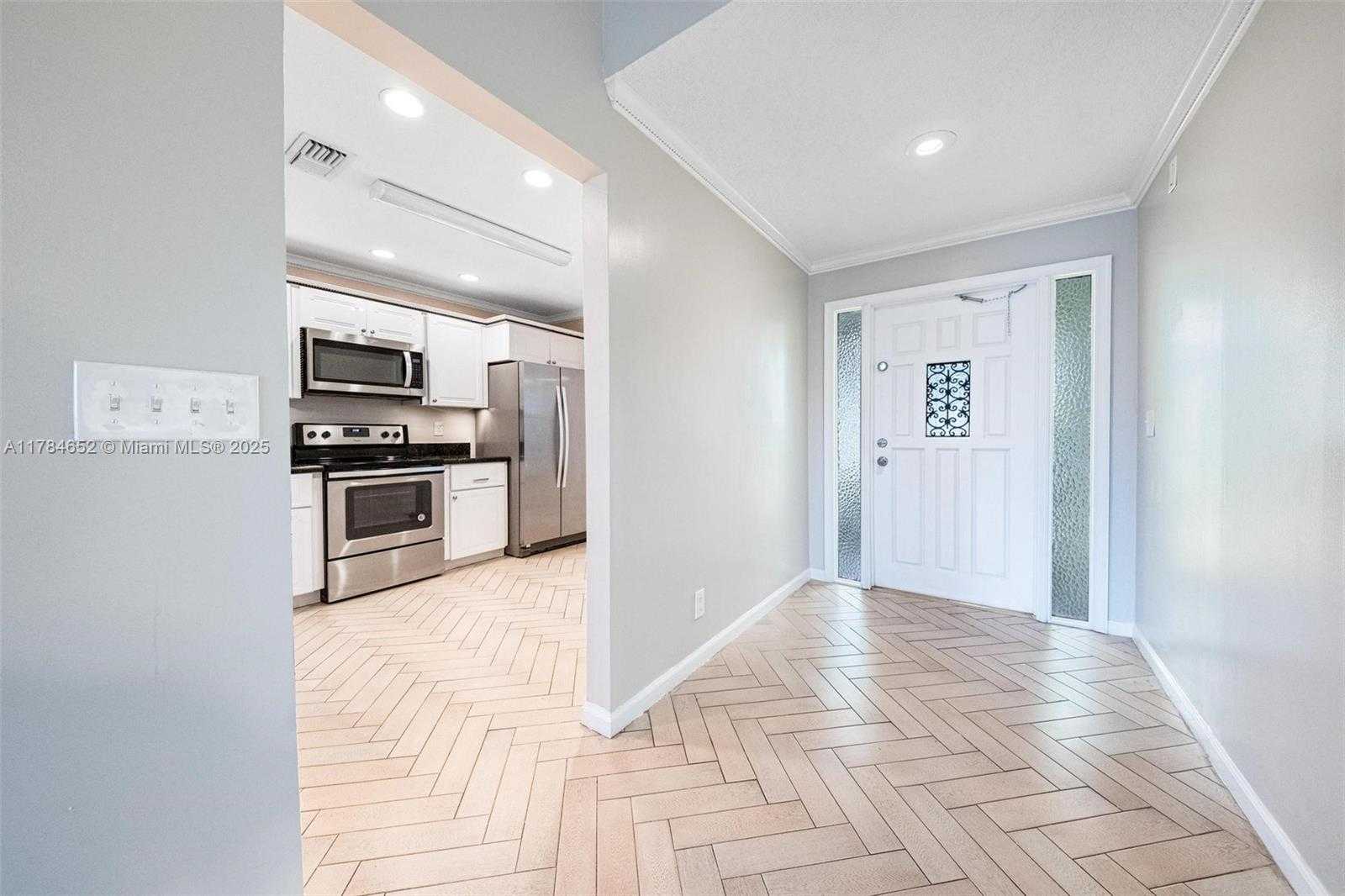 Small Image of 19476 CAROLINA CIR, Boca Raton Number 12