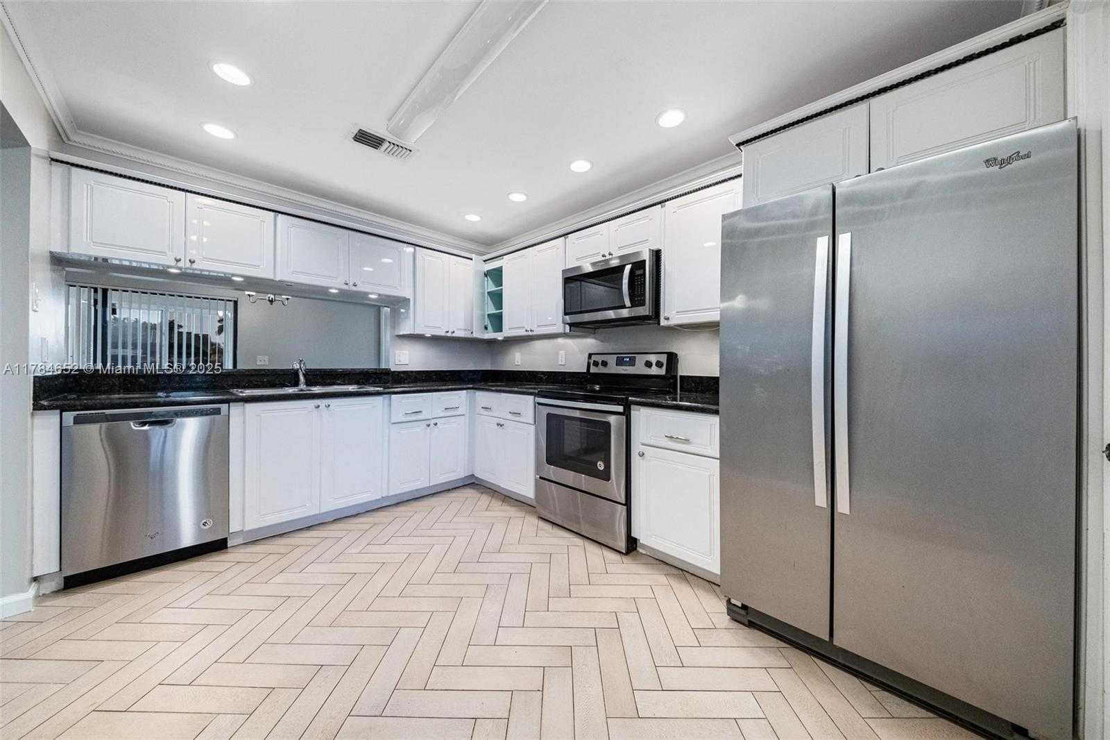 Small Image of 19476 CAROLINA CIR, Boca Raton Number 14