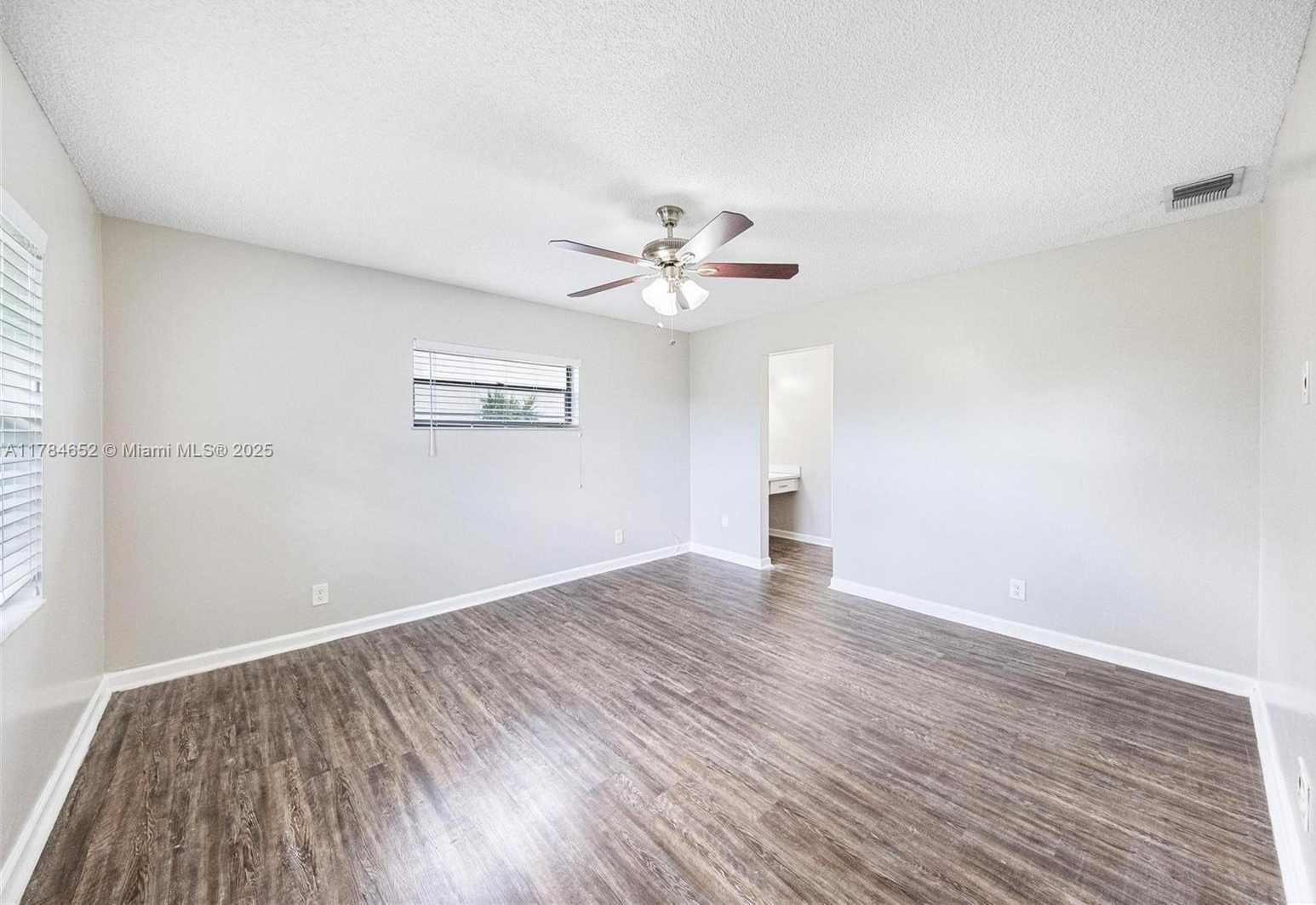 Small Image of 19476 CAROLINA CIR, Boca Raton Number 22