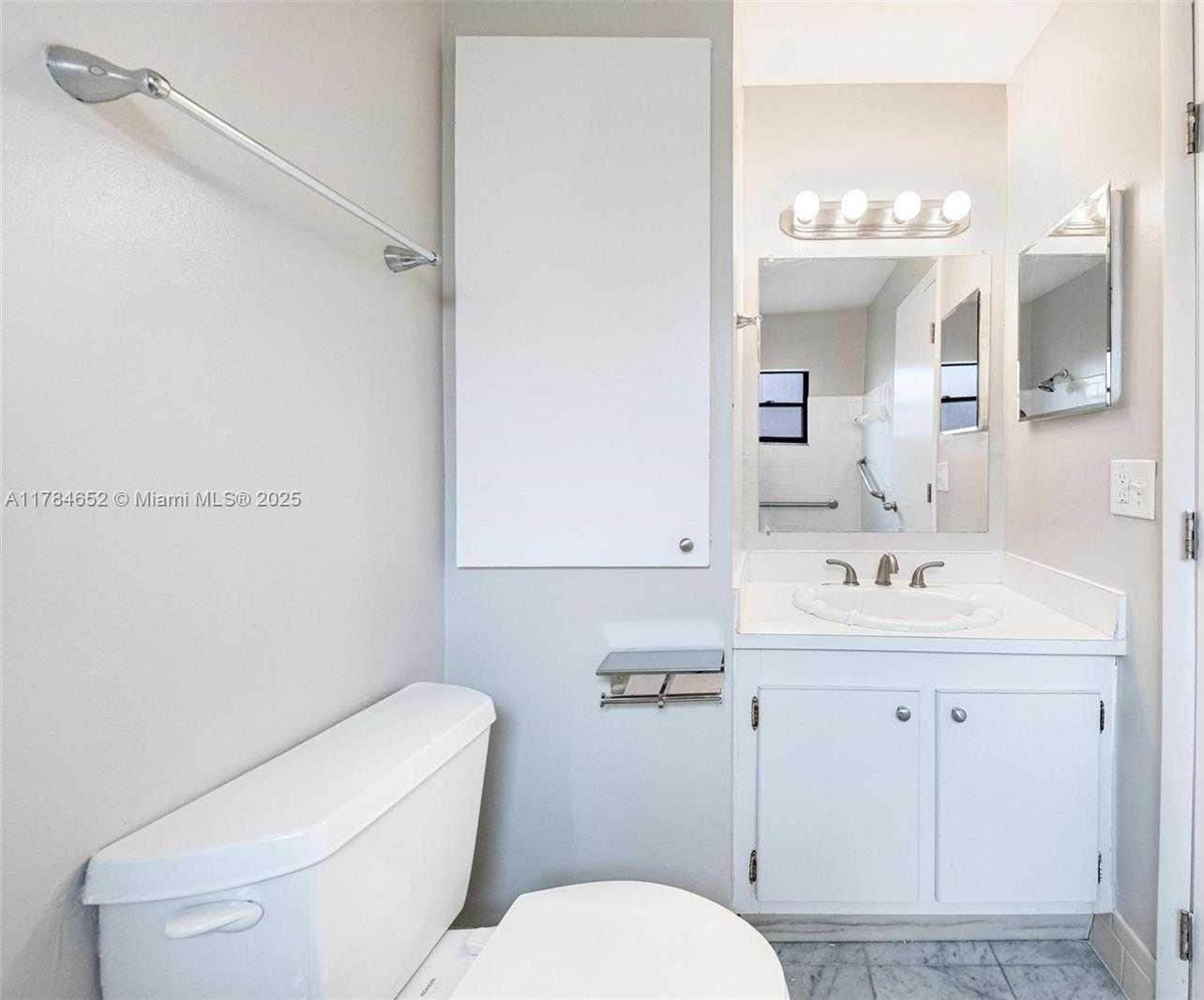Small Image of 19476 CAROLINA CIR, Boca Raton Number 26