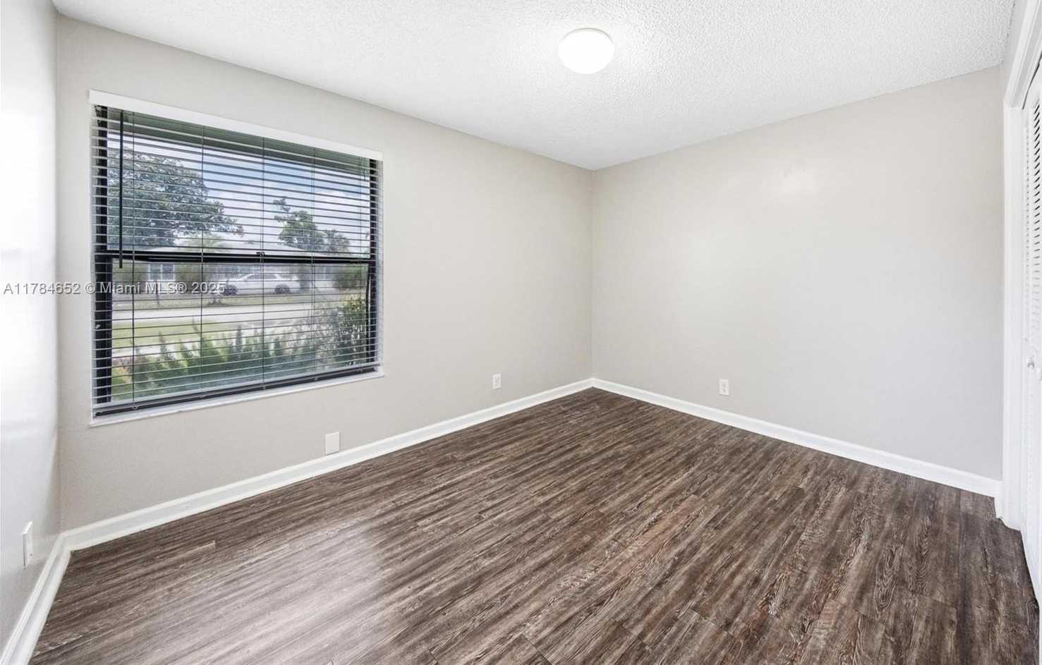Small Image of 19476 CAROLINA CIR, Boca Raton Number 31