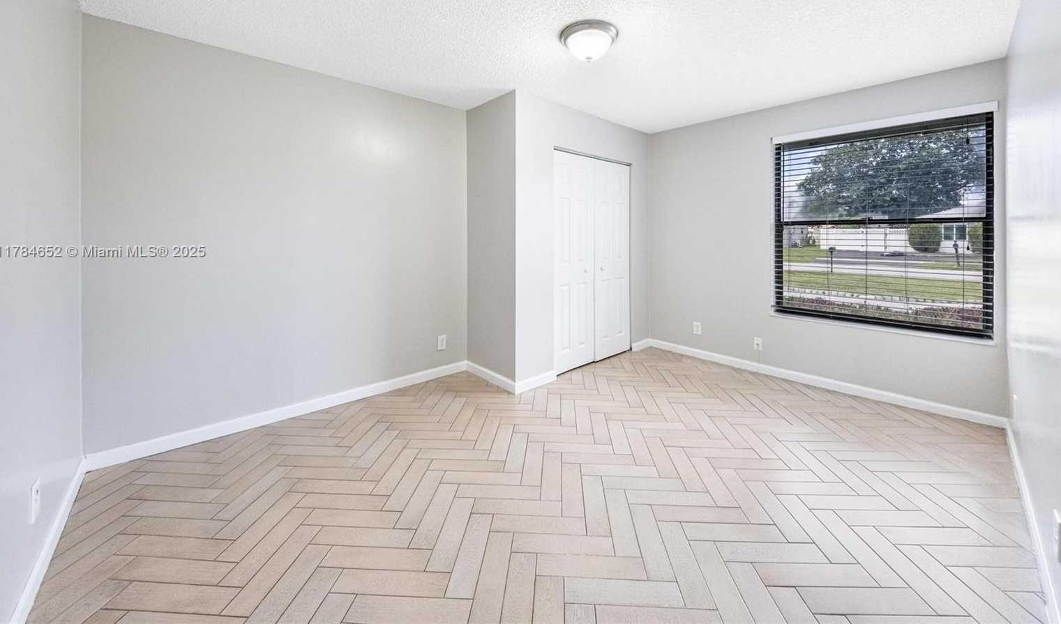 Small Image of 19476 CAROLINA CIR, Boca Raton Number 33