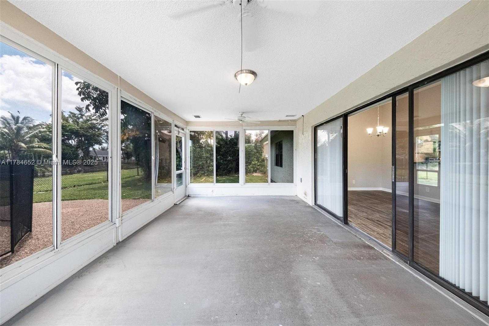 Small Image of 19476 CAROLINA CIR, Boca Raton Number 37