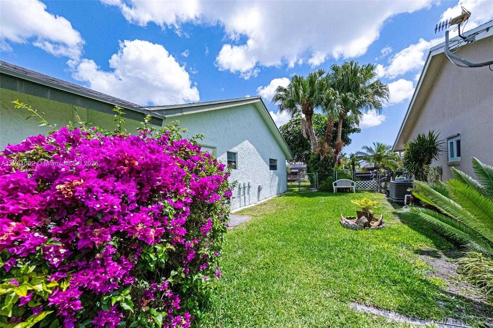 Small Image of 19476 CAROLINA CIR, Boca Raton Number 41
