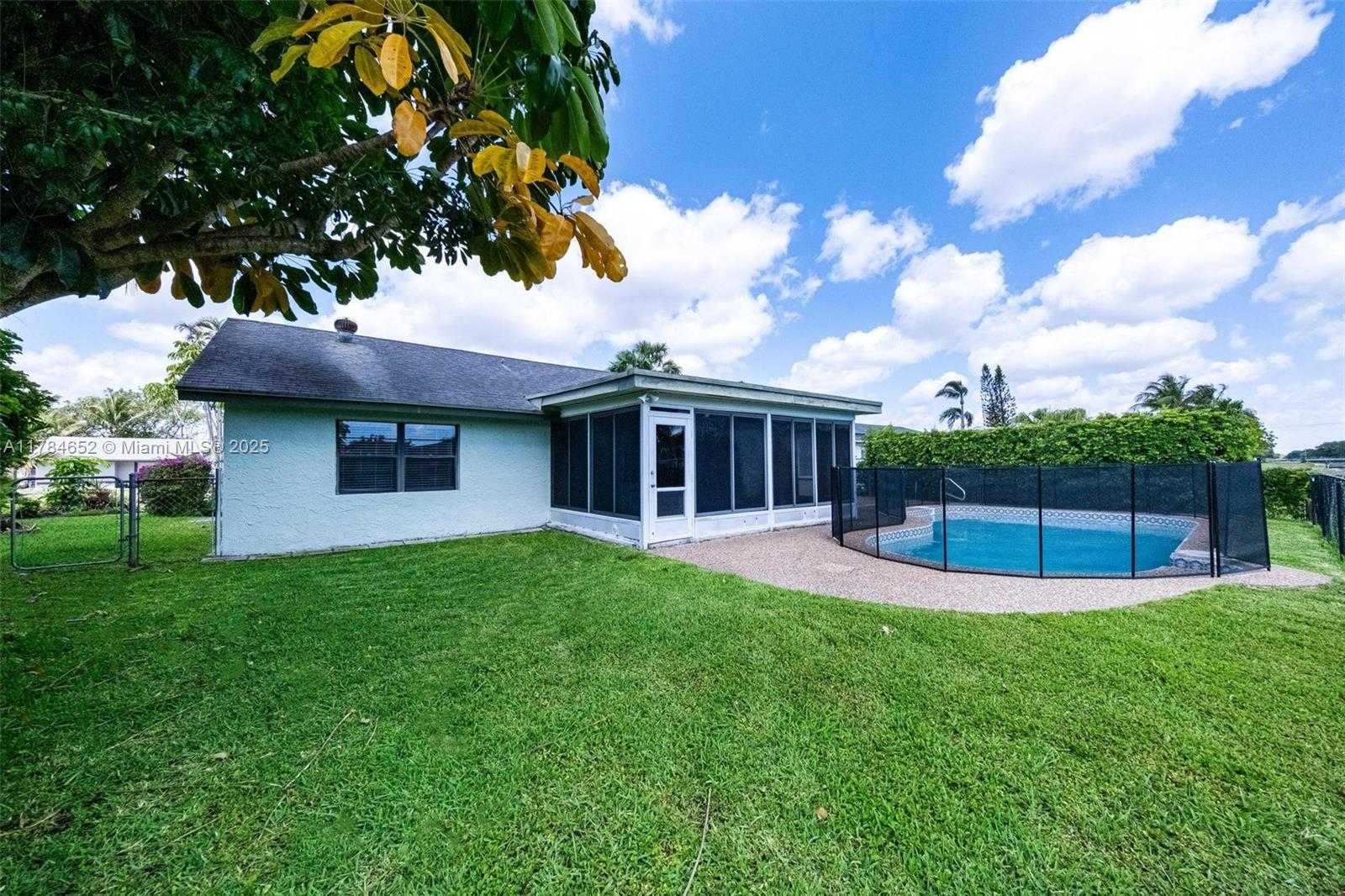 Small Image of 19476 CAROLINA CIR, Boca Raton Number 45