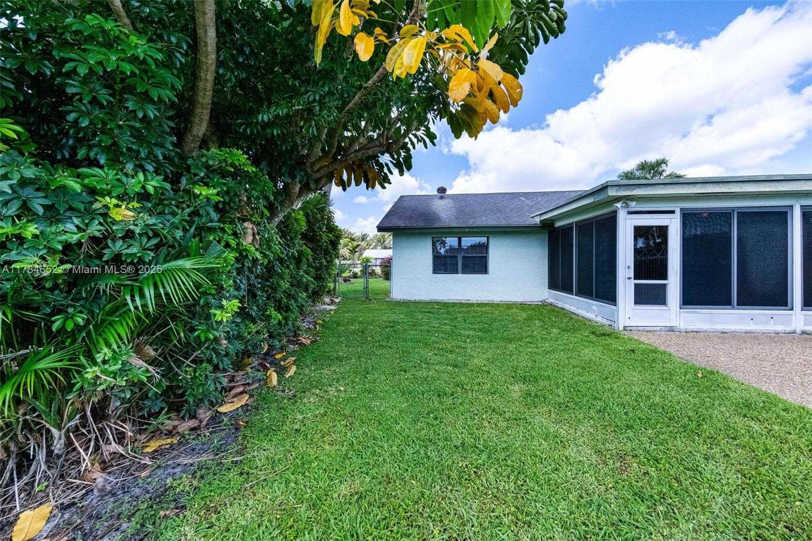 Small Image of 19476 CAROLINA CIR, Boca Raton Number 46