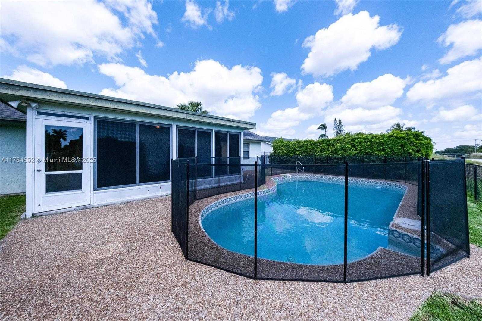 Small Image of 19476 CAROLINA CIR, Boca Raton Number 47